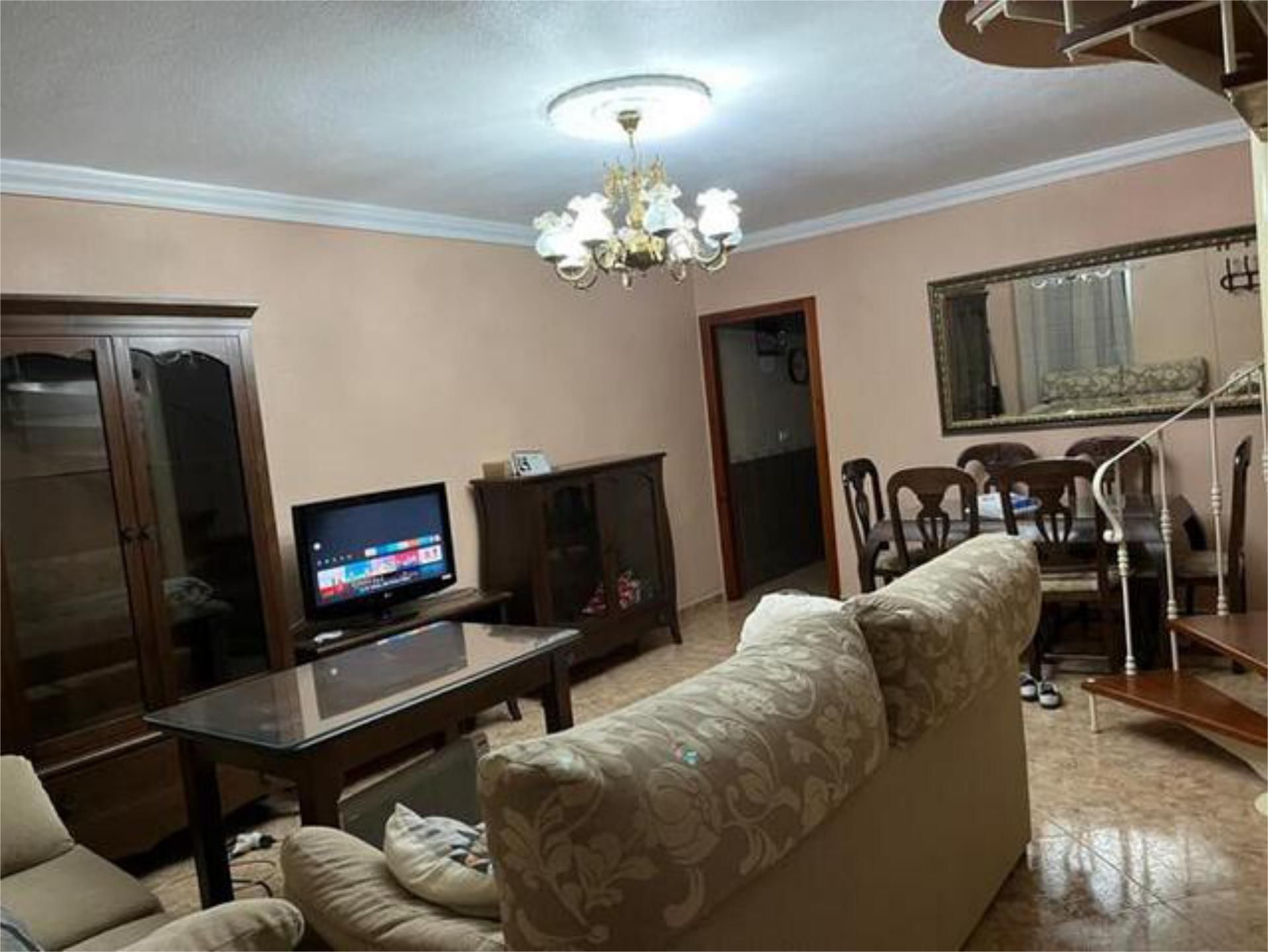 Sala d'estar de Casa o xalet de lloguer en El Cuervo de Sevilla amb Terrassa i Moblat