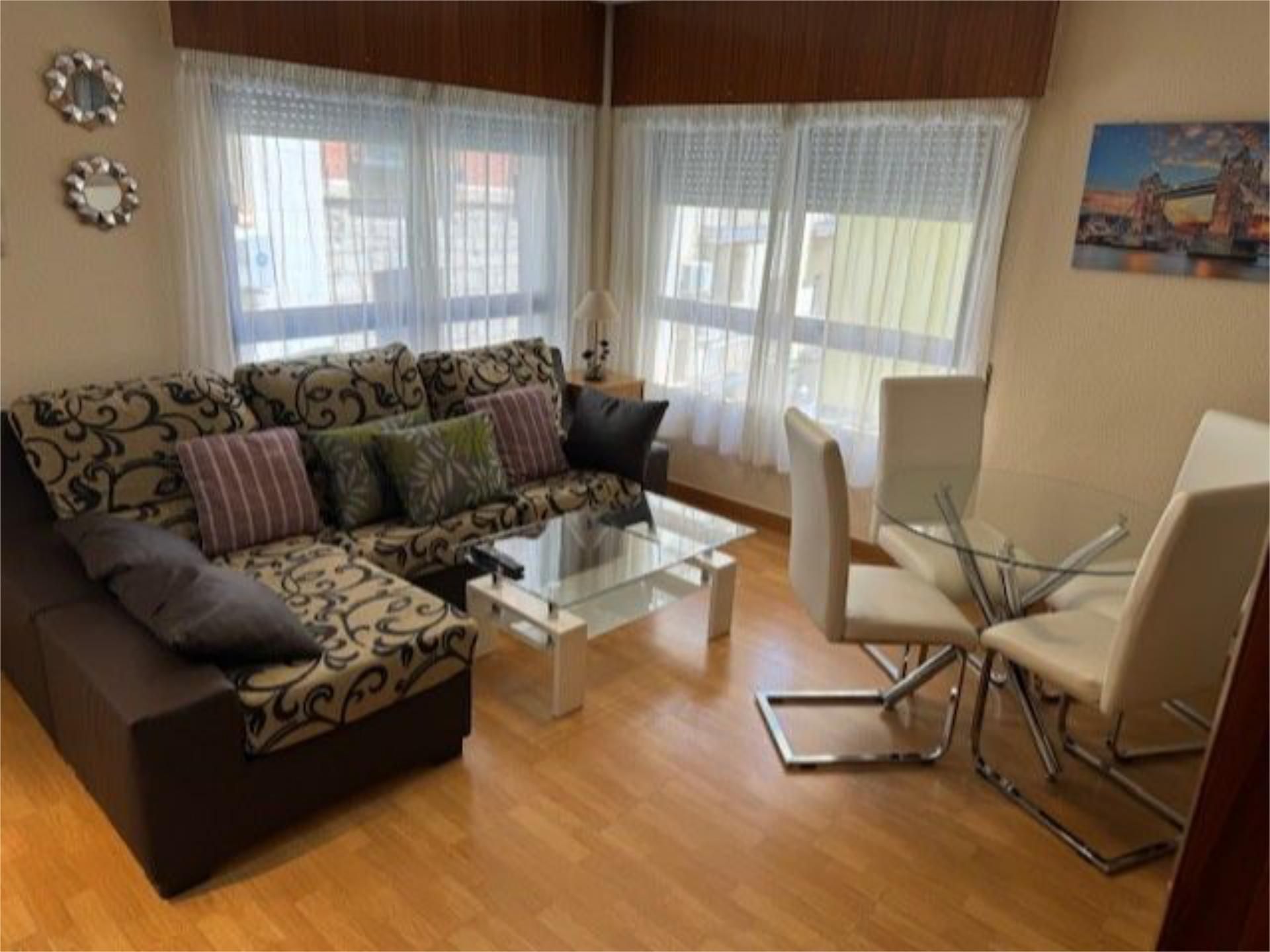 Sala d'estar de Apartament de lloguer en  Jaén Capital amb Aire condicionat