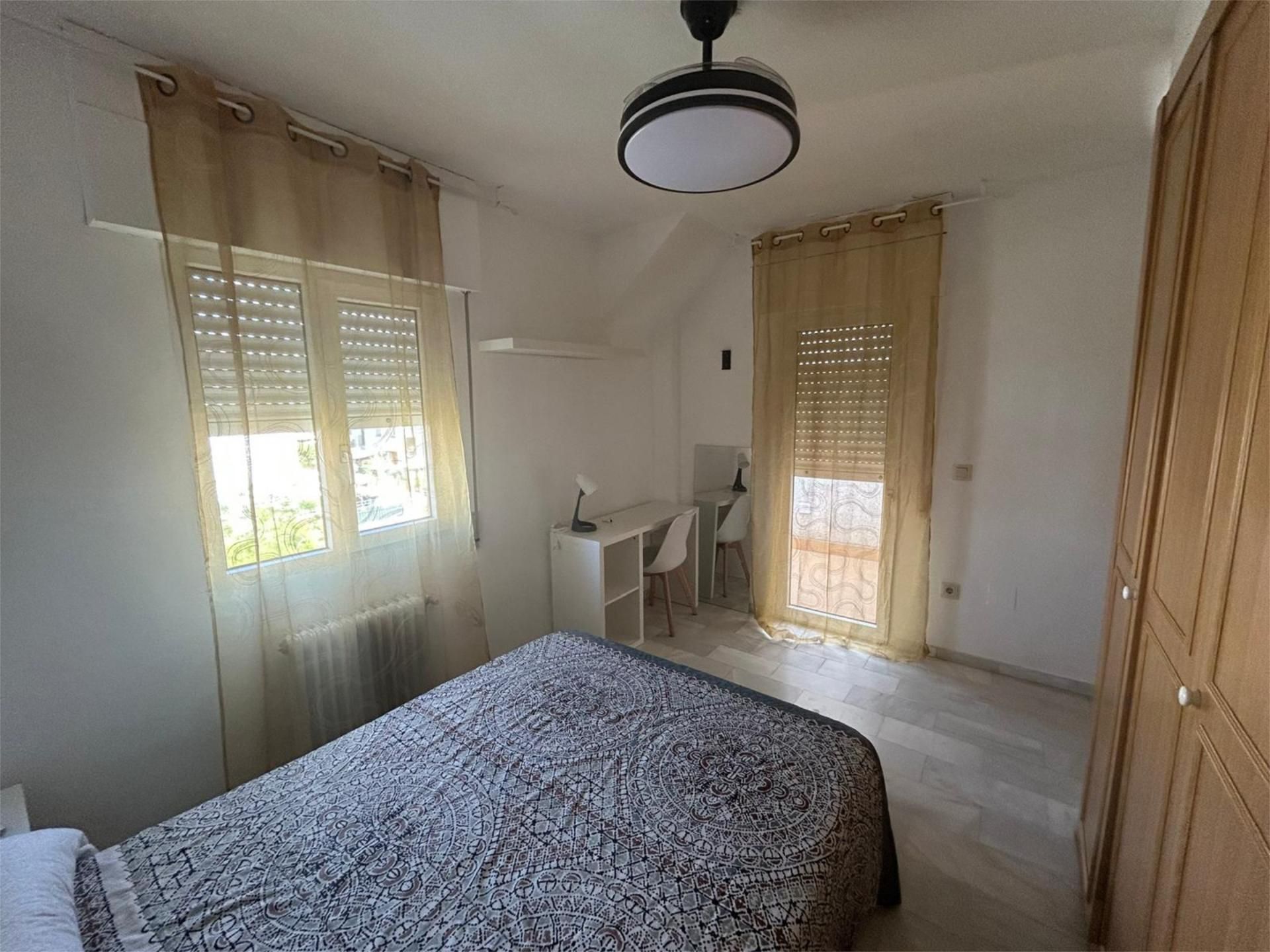 Bedroom of Study to share in  Granada Capital  with Air Conditioner, Terrace and Furnished