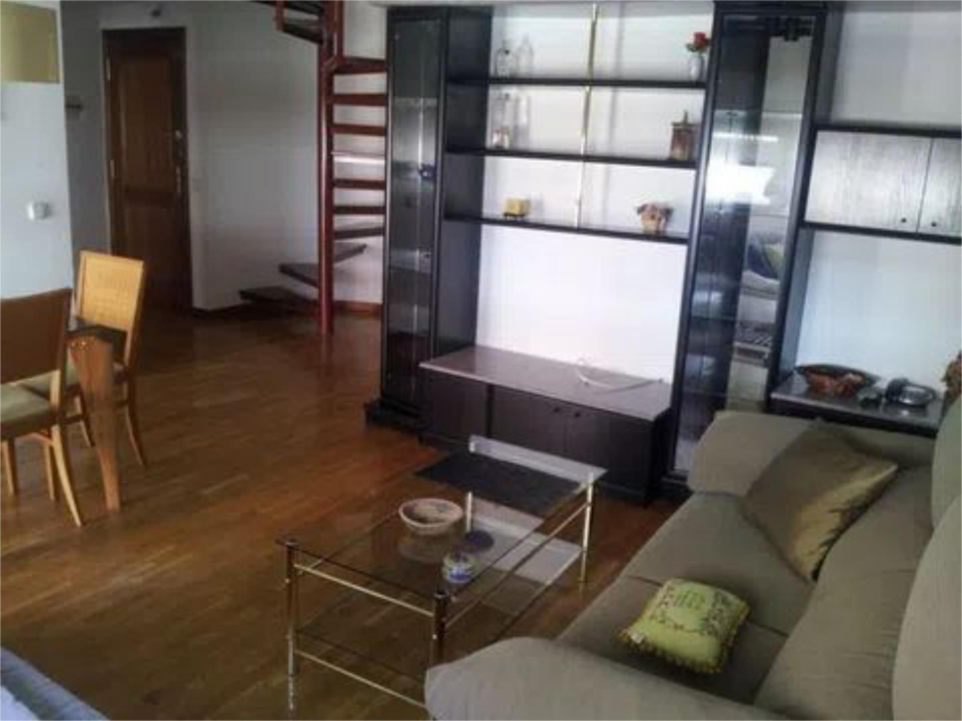 Sala d'estar de Pis de lloguer en Zamora Capital  amb Calefacció, Parquet i Terrassa