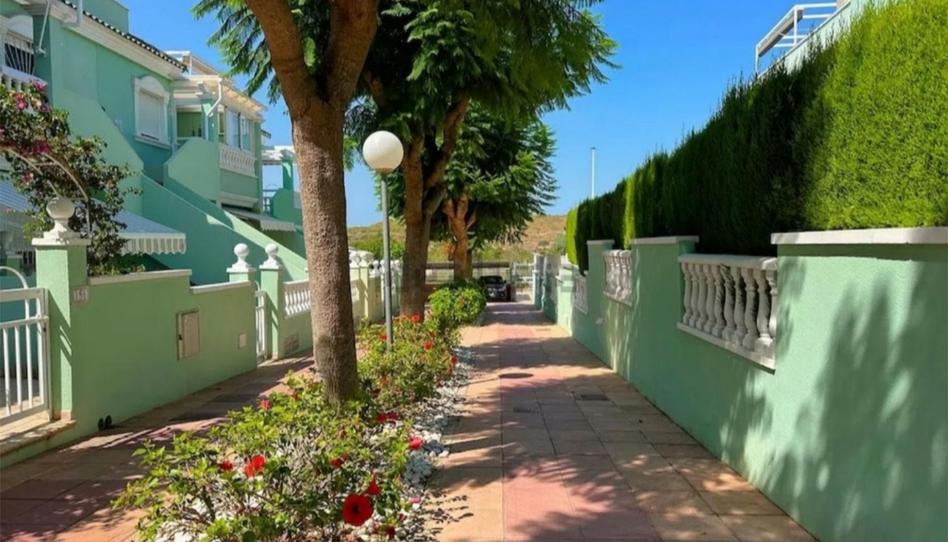 Foto 1 de Casa adosada en venda a Avinguda del Carabasí, 138, Novamar - Mediterráneo, Alicante