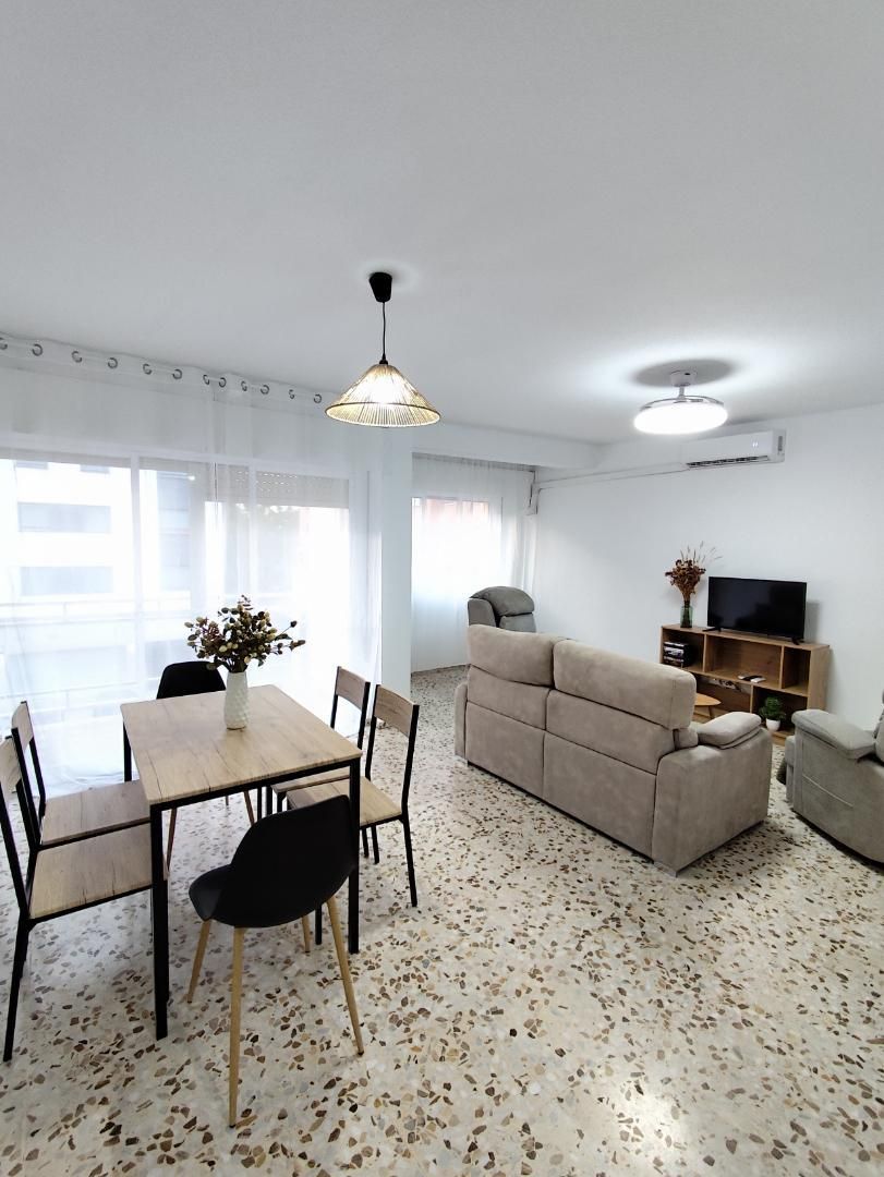 Sala d'estar de Pis per a compartir en  Córdoba Capital amb Aire condicionat, Terrassa i Moblat