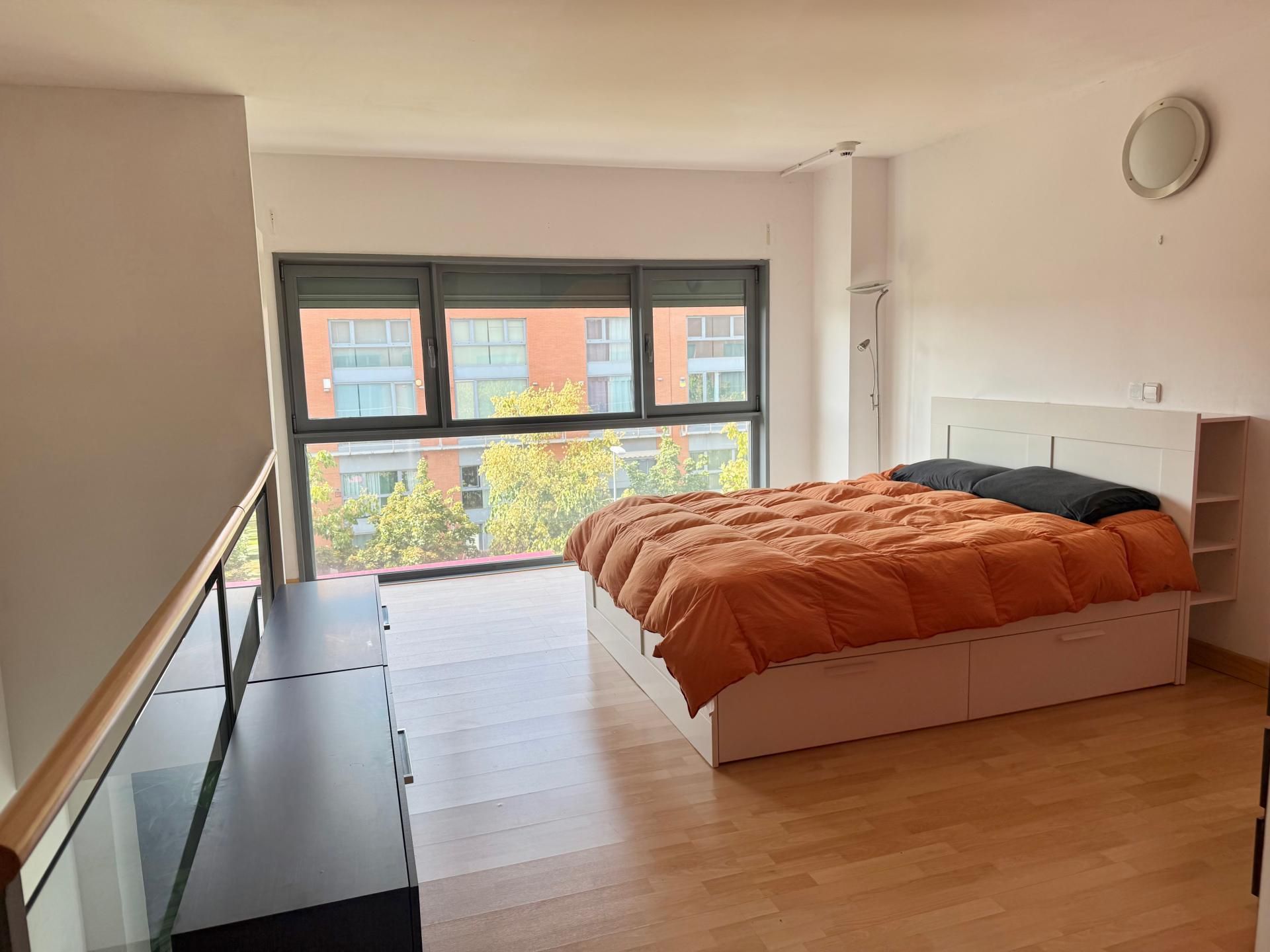 Dormitori de Loft de lloguer en Alcorcón amb Aire condicionat, Terrassa i Balcó