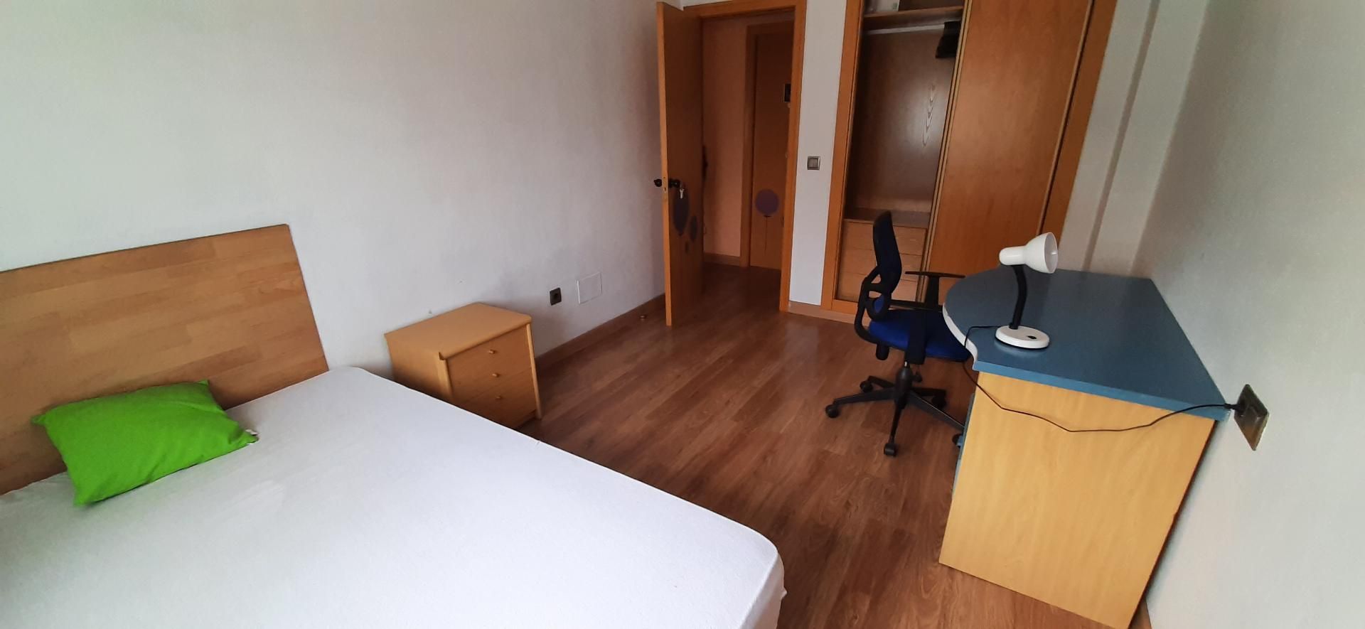 Dormitori de Dúplex per a compartir en Molina de Segura amb Parquet, Terrassa i Moblat