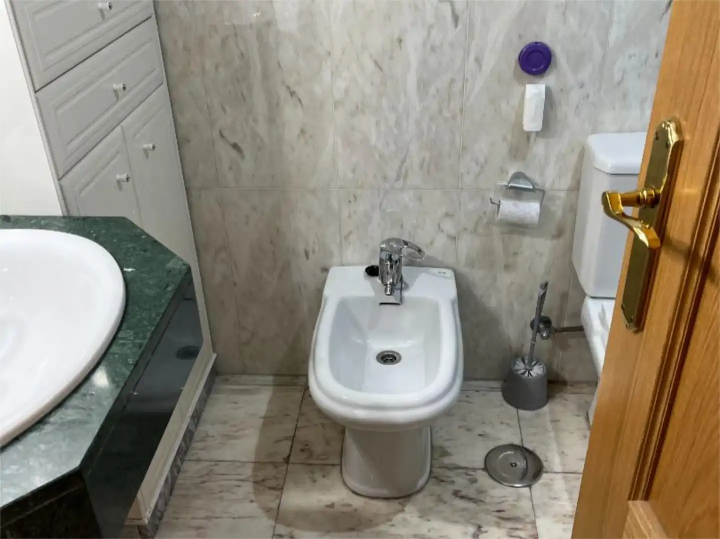 Piso en venta en Calle Albondón, 14, Rosaleda - Juventud Baño de Piso en venta en Granada Capital con Aire acondicionado, Piscina y Balcón