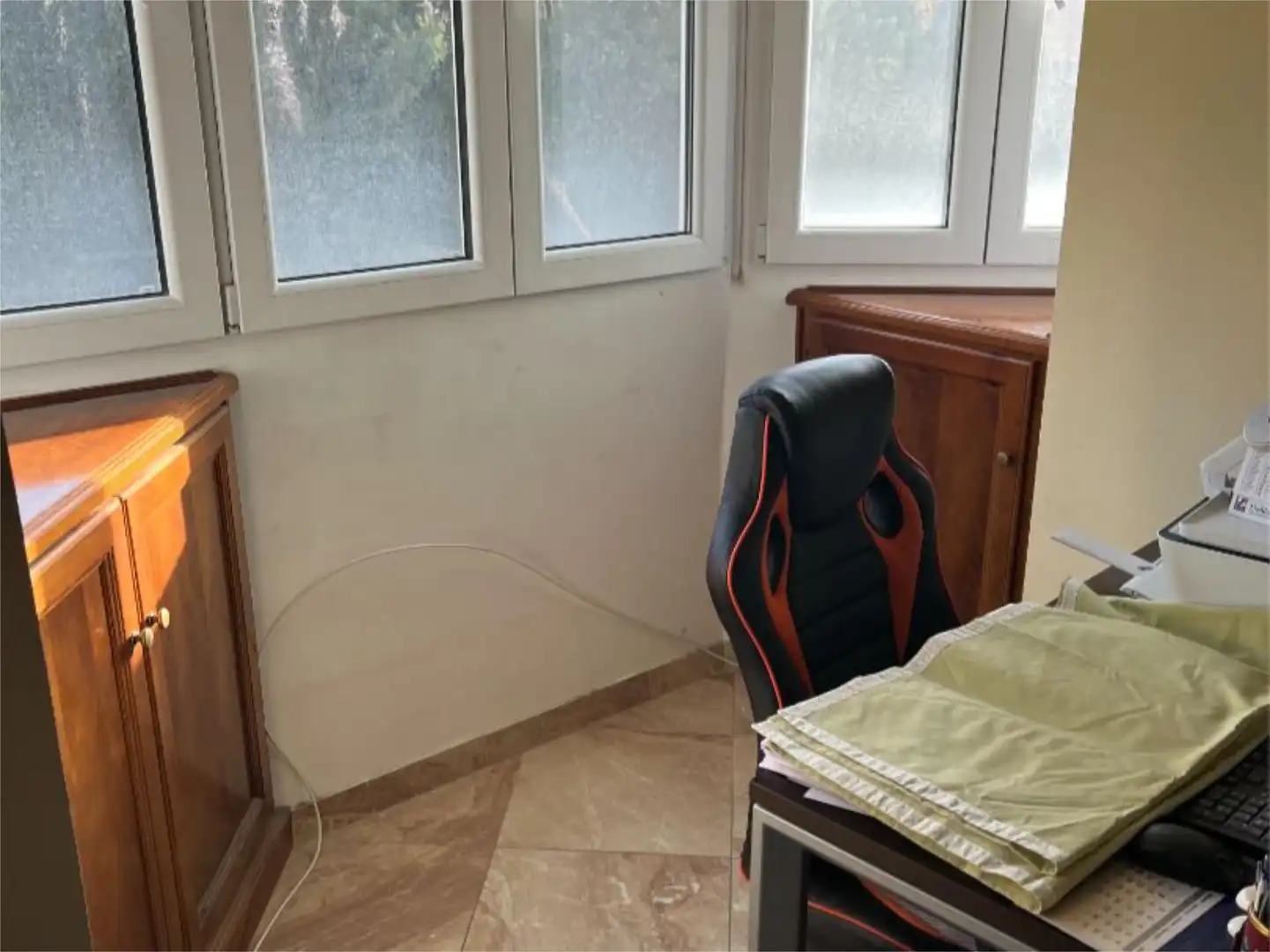 Piso en venta en Calle Albondón, 14, Rosaleda - Juventud Habitación de Piso en venta en Granada Capital con Aire acondicionado, Piscina y Balcón