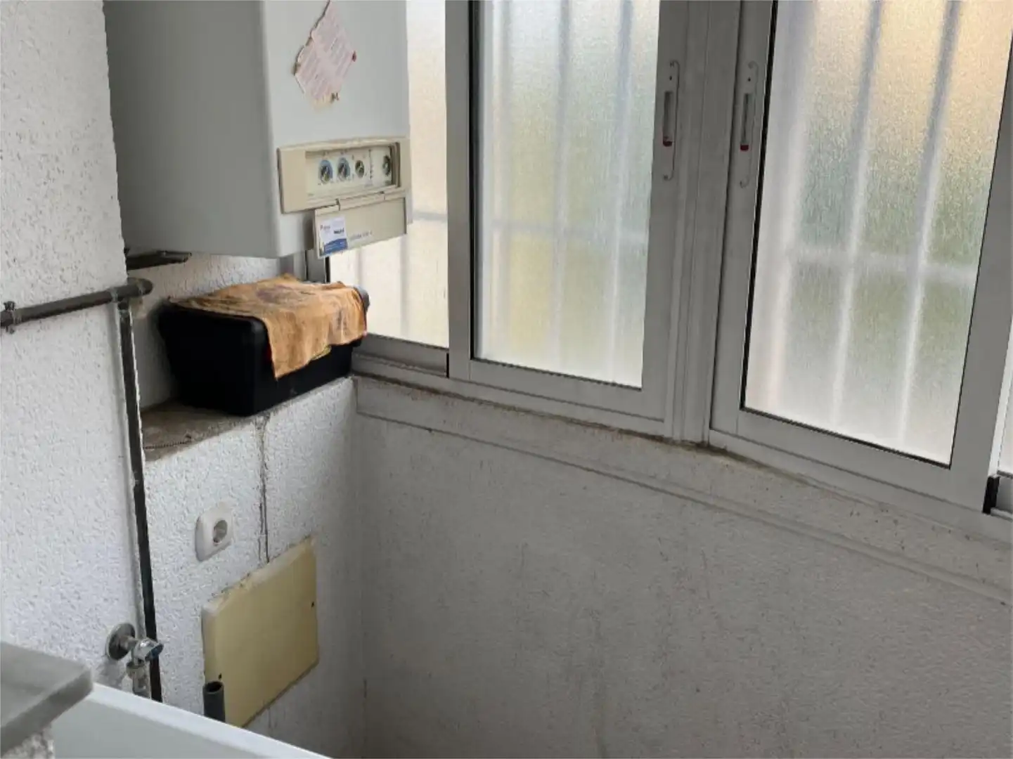 Piso en venta en Calle Albondón, 14, Rosaleda - Juventud Terraza de Piso en venta en Granada Capital con Aire acondicionado, Piscina y Balcón