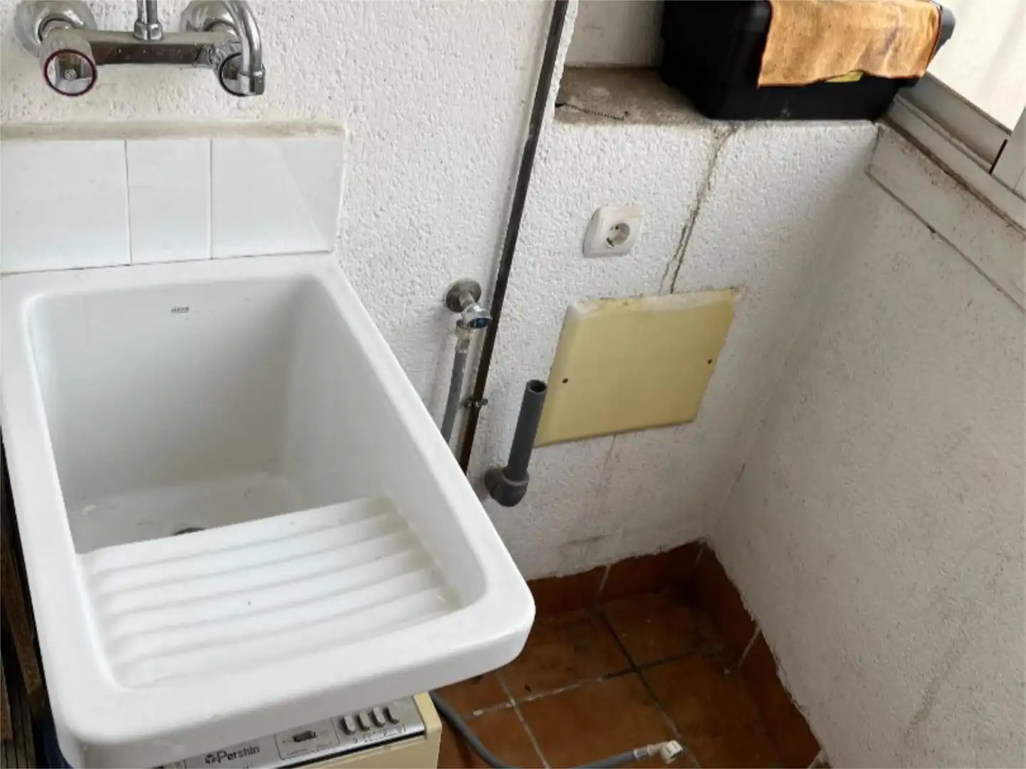 Piso en venta en Calle Albondón, 14, Rosaleda - Juventud Baño de Piso en venta en Granada Capital con Aire acondicionado, Piscina y Balcón