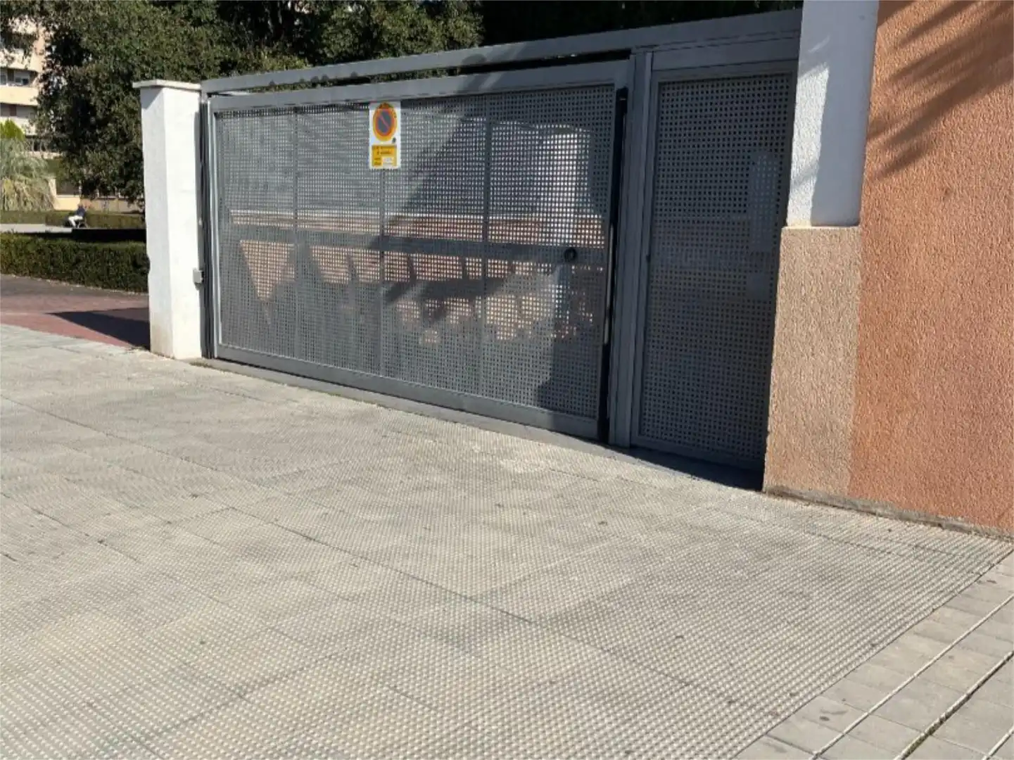 Piso en venta en Calle Albondón, 14, Rosaleda - Juventud Parking de Piso en venta en Granada Capital con Aire acondicionado, Piscina y Balcón