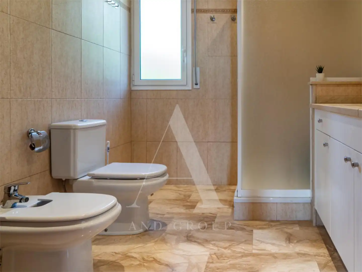 Houses for sale in Avinguda de la Roca Grossa, 120, Roca Grossa Bathroom of Houses for sale in Lloret de Mar with Terrace, Swimming Pool and Balcony