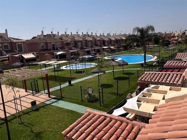 Casa adosada en Venta en Calle Fernando de Magallanes, 130 en Condequinto