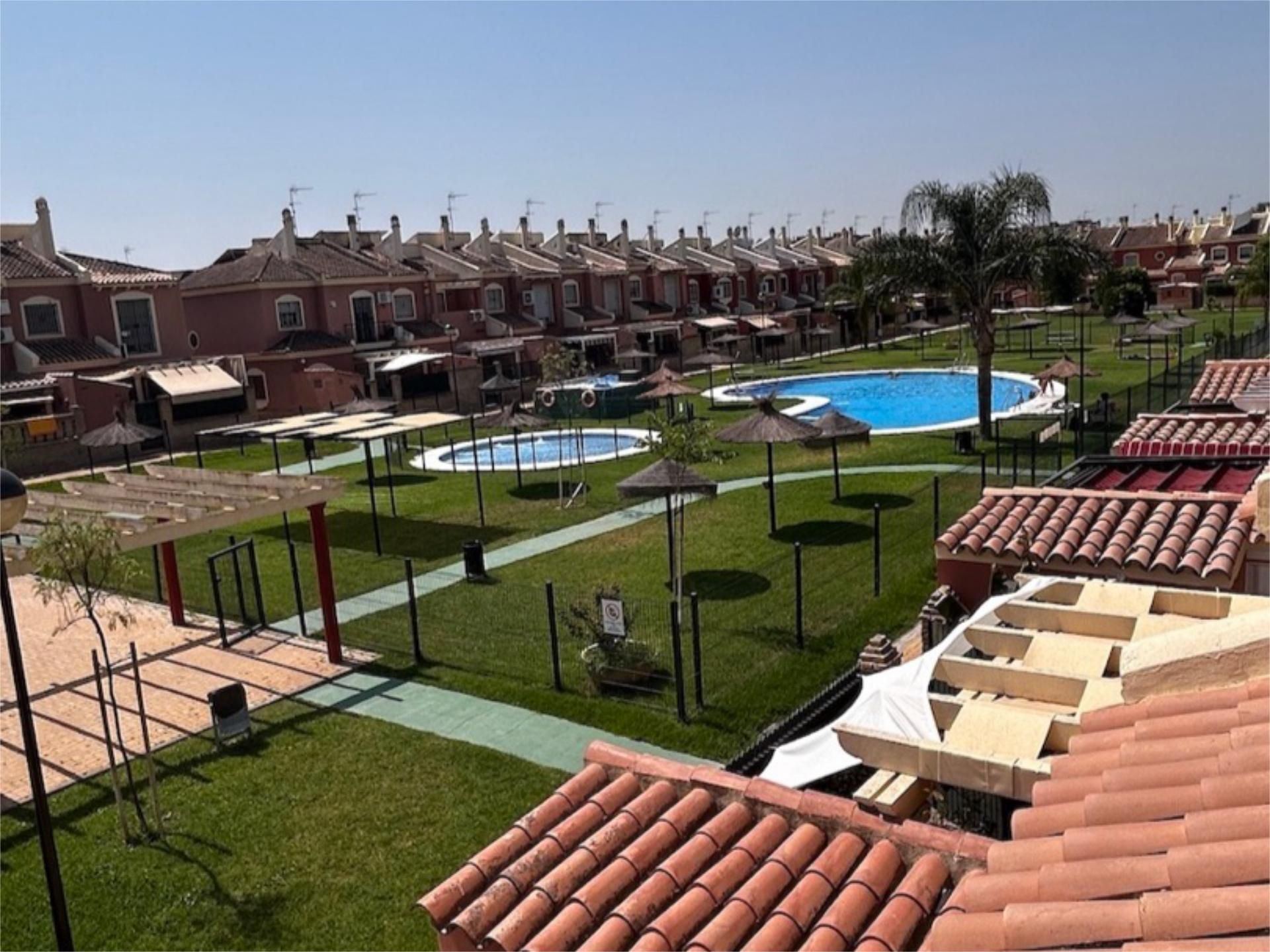 Garden of Single-family semi-detached for sale in Montequinto  with Air Conditioner, Swimming Pool and Balcony
