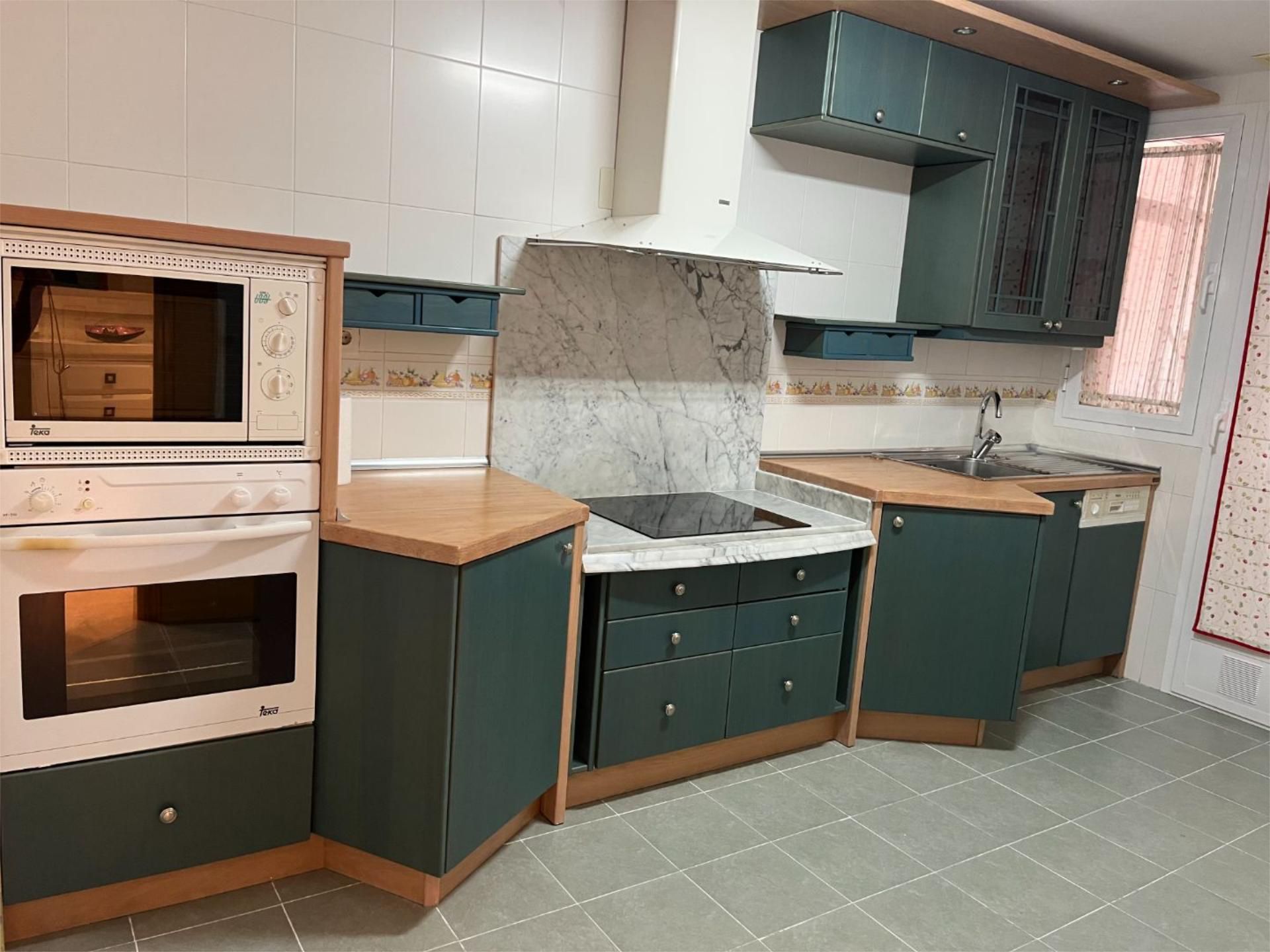 Kitchen of Flat to rent in  Toledo Capital  with Air Conditioner and Swimming Pool