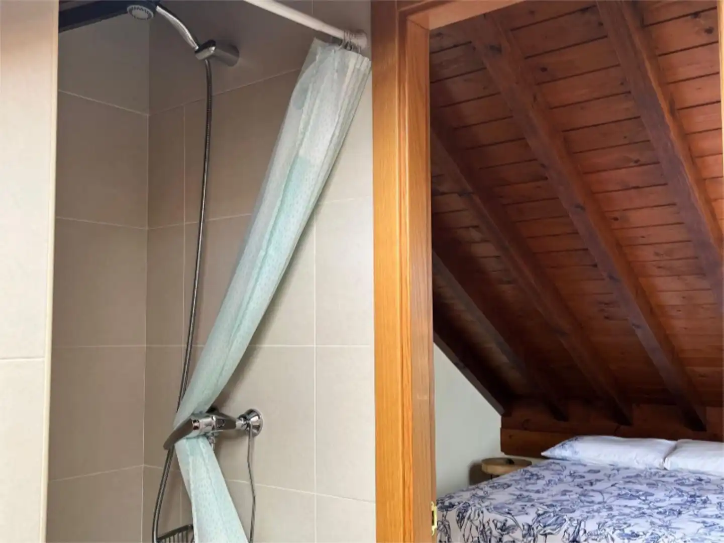 Wohnung zum Verkauf in Camino Alto de Santiago, 8, San Vicente de la Barquera Badezimmer von Wohnung zum Verkauf in San Vicente de la Barquera mit Heizung, Privatgarten und Terrasse