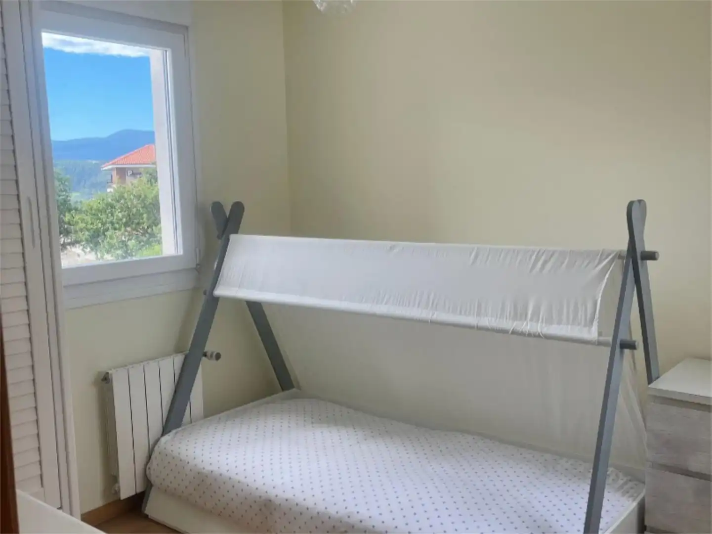 Wohnung zum Verkauf in Camino Alto de Santiago, 8, San Vicente de la Barquera Schlafzimmer von Wohnung zum Verkauf in San Vicente de la Barquera mit Heizung, Privatgarten und Terrasse