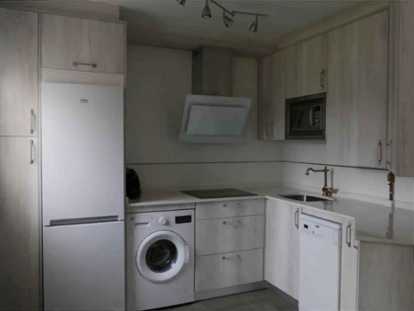 Wohnung zum Verkauf in Camino Alto de Santiago, 8, San Vicente de la Barquera Küche von Wohnung zum Verkauf in San Vicente de la Barquera mit Heizung, Privatgarten und Terrasse