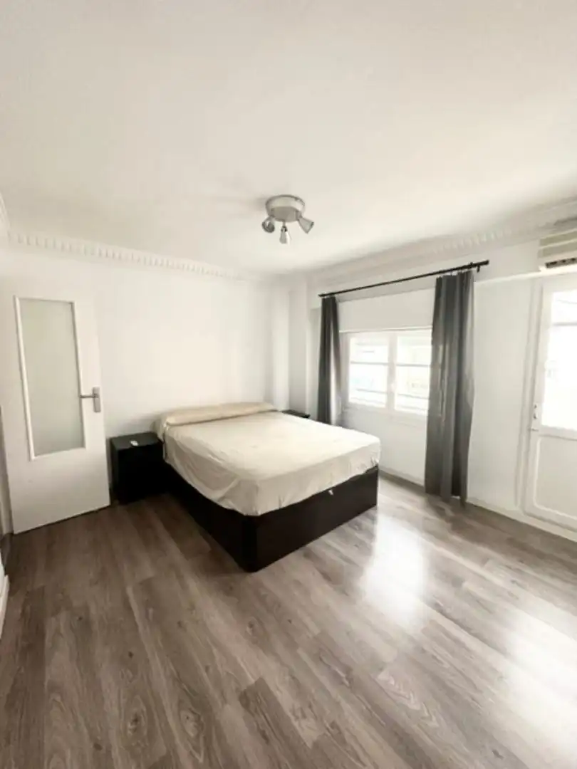 Flat for sale in Carrer de l'Actor Llorens, 15, Albors Bedroom of Flat for sale in Valencia with Air Conditioner, Parquet flooring and Terrace