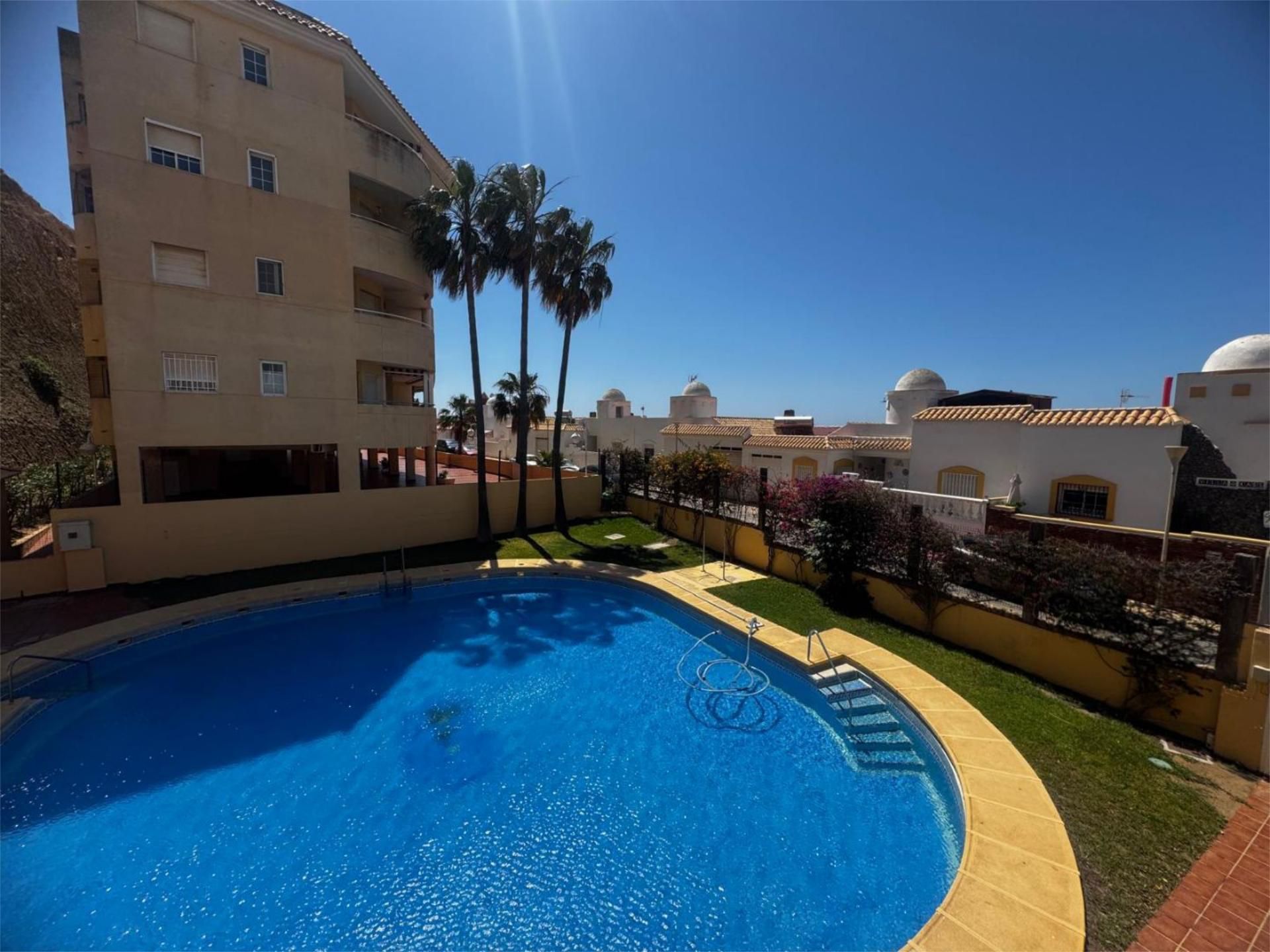 Piscina de Pis en venda en El Ejido amb Terrassa, Piscina i Moblat