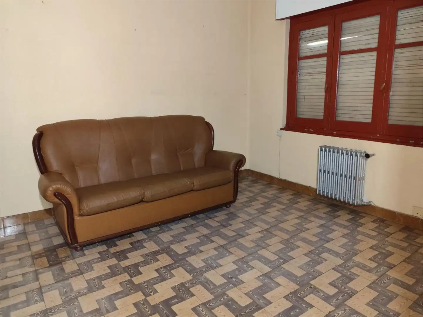 Living room of Flat for sale in Laviana  with Heating, Private garden and Parquet flooring