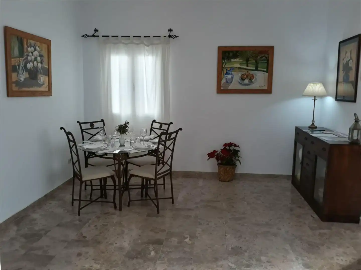 Apartamento de alquiler en Calle Fernando Colón, 18, Casco Histórico - Ribera - San Basilio Comedor de Apartamento de alquiler en Córdoba con Aire acondicionado, Calefacción y Amueblado
