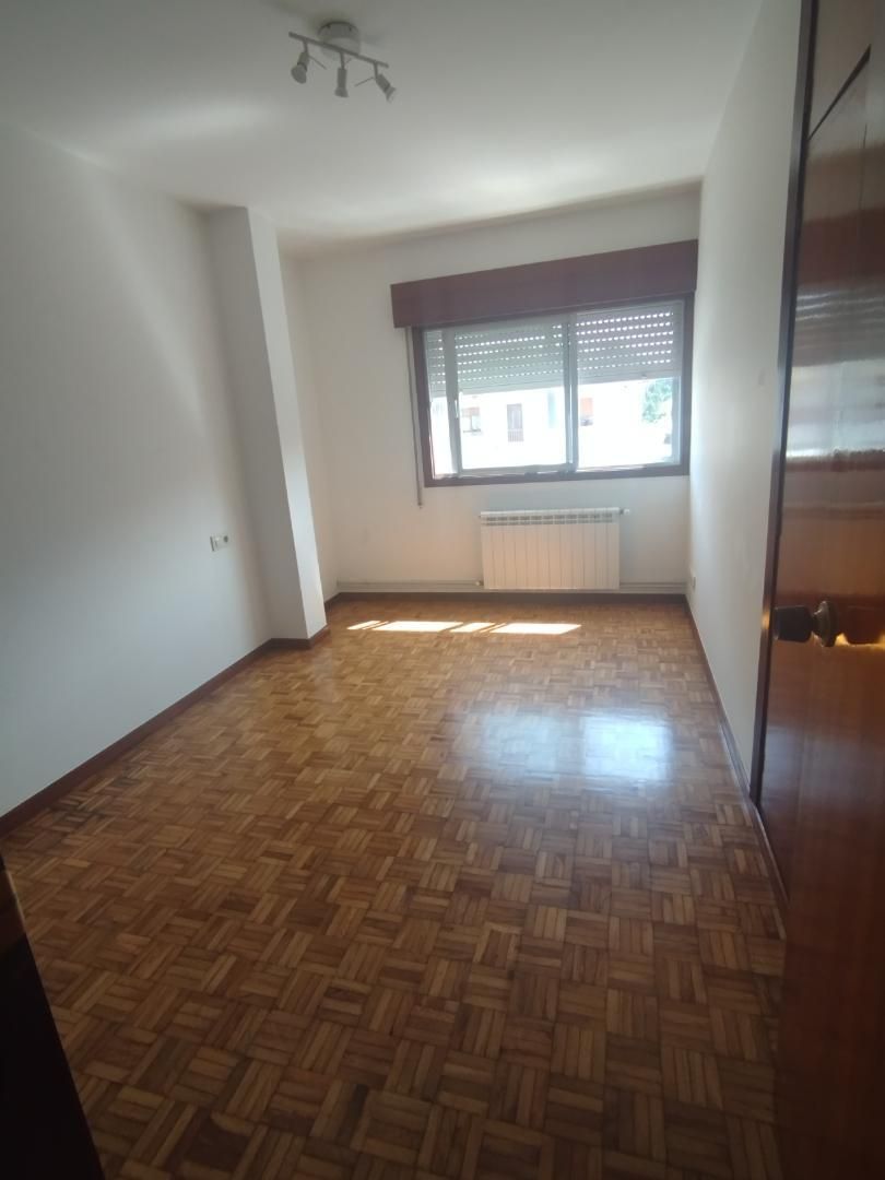Flat to rent in Avenida Val Miñor, 8, Nigrán centro