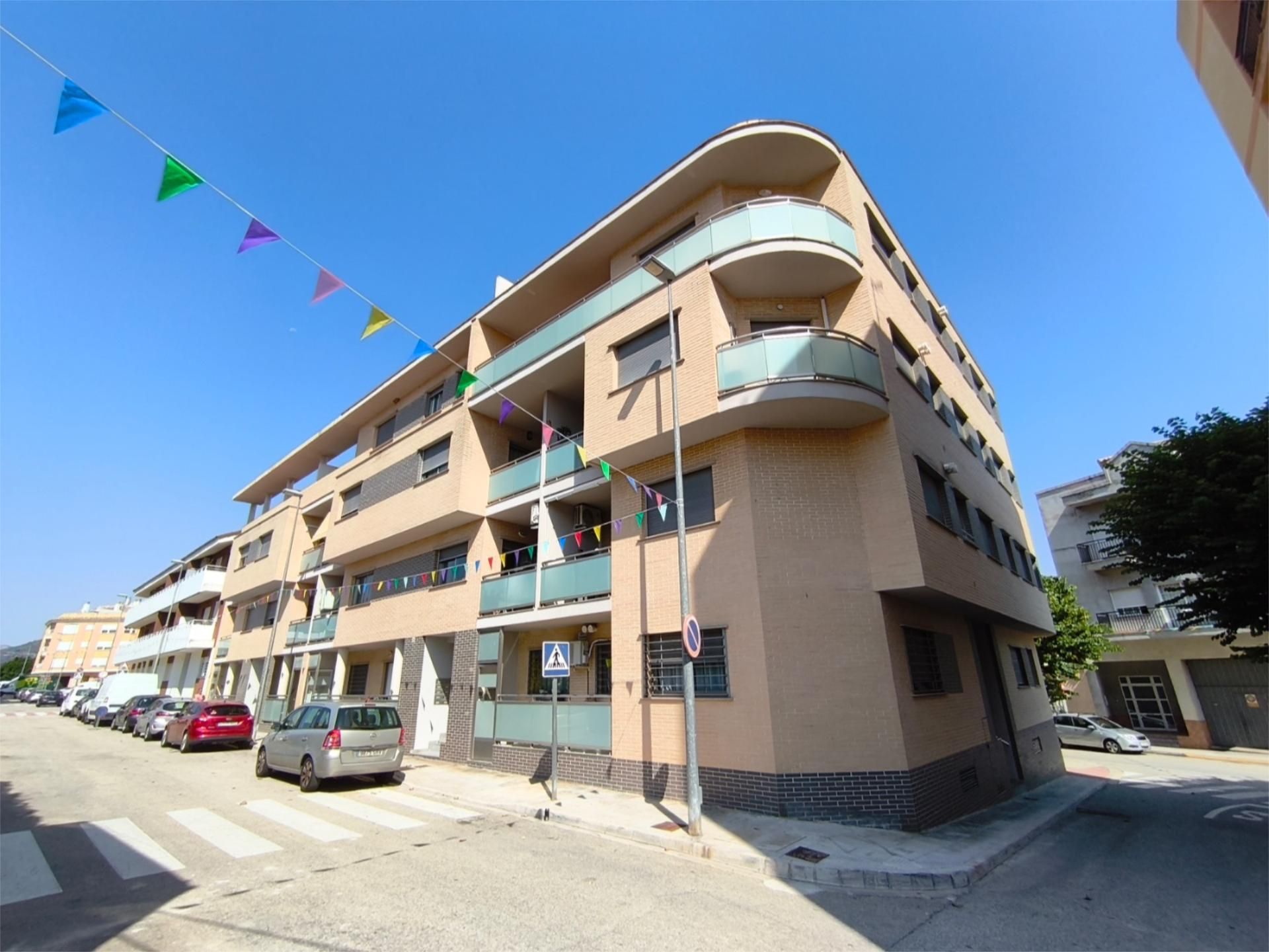 Exterior view of Flat for sale in Potries  with Air Conditioner, Terrace and Storage room