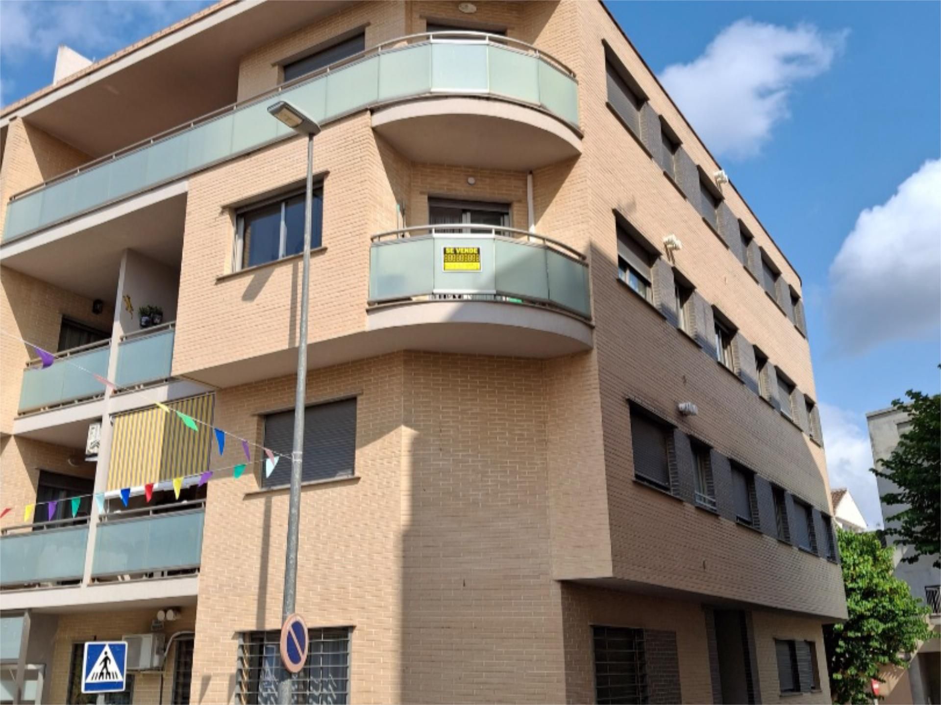 Exterior view of Flat for sale in Potries  with Air Conditioner, Terrace and Storage room