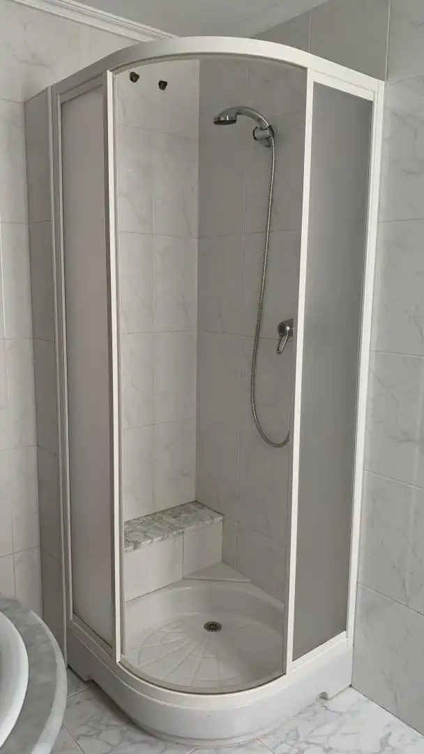 Habitació a Praza Universidades de Santiago de C.e de Lodz, 4, Melide Bany de Pis per a compartir en Melide amb Parquet i Moblat