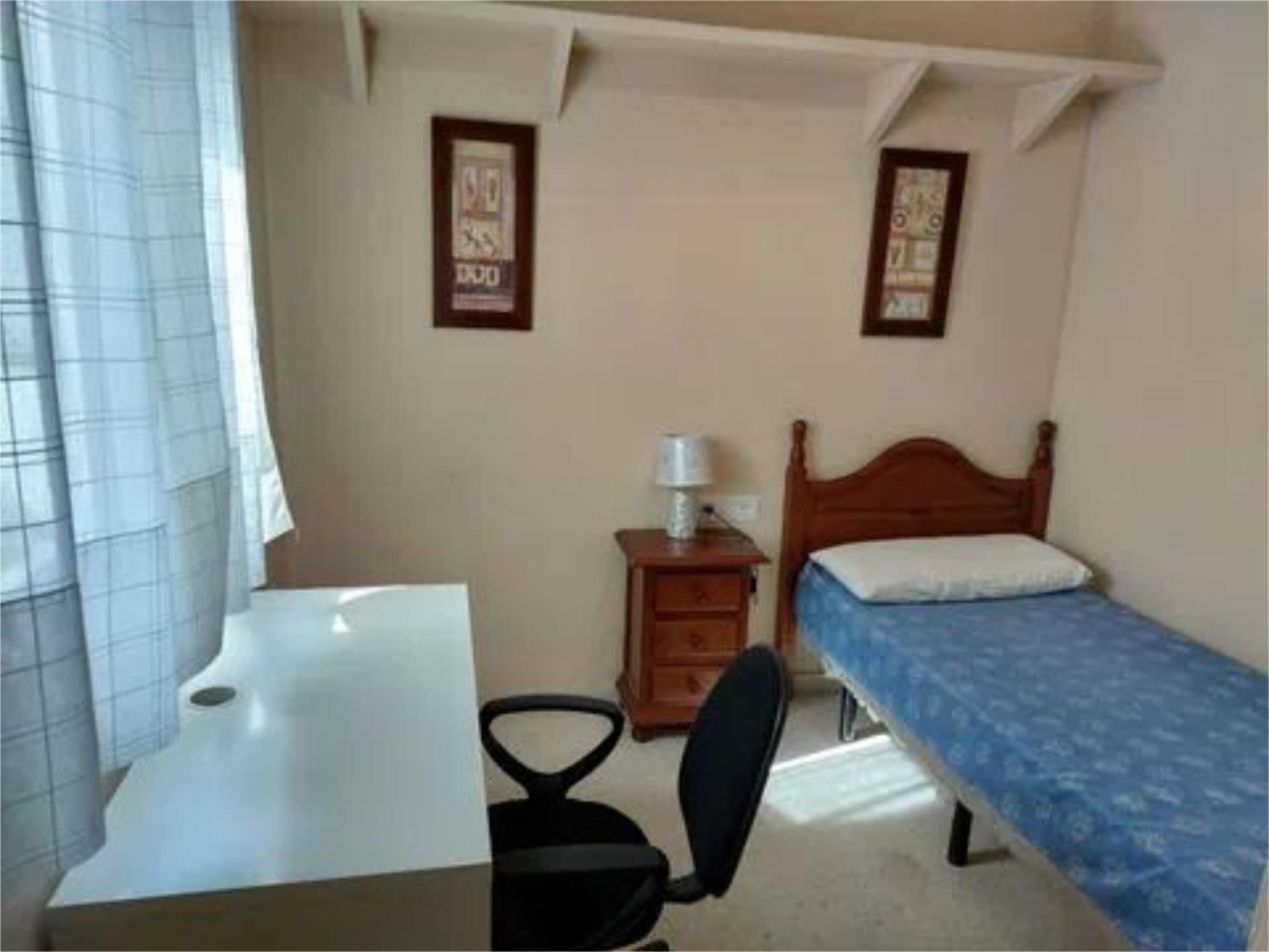 Bedroom of Single-family semi-detached to share in Puerto Real  with Terrace and Furnished
