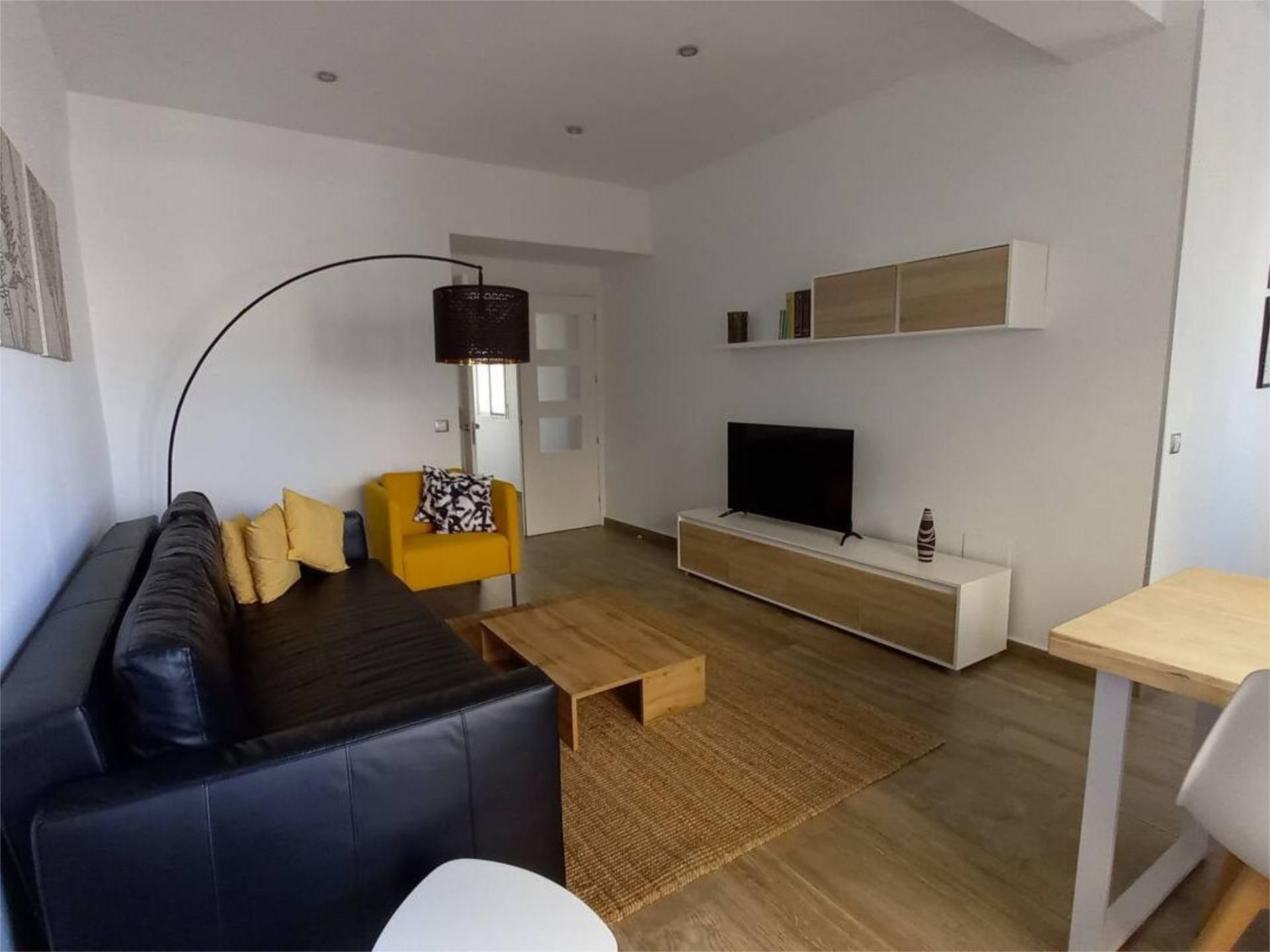 Sala d'estar de Pis de lloguer en  Almería Capital amb Aire condicionat, Terrassa i Balcó