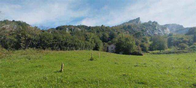 Casa-chalet en Venta en Miera