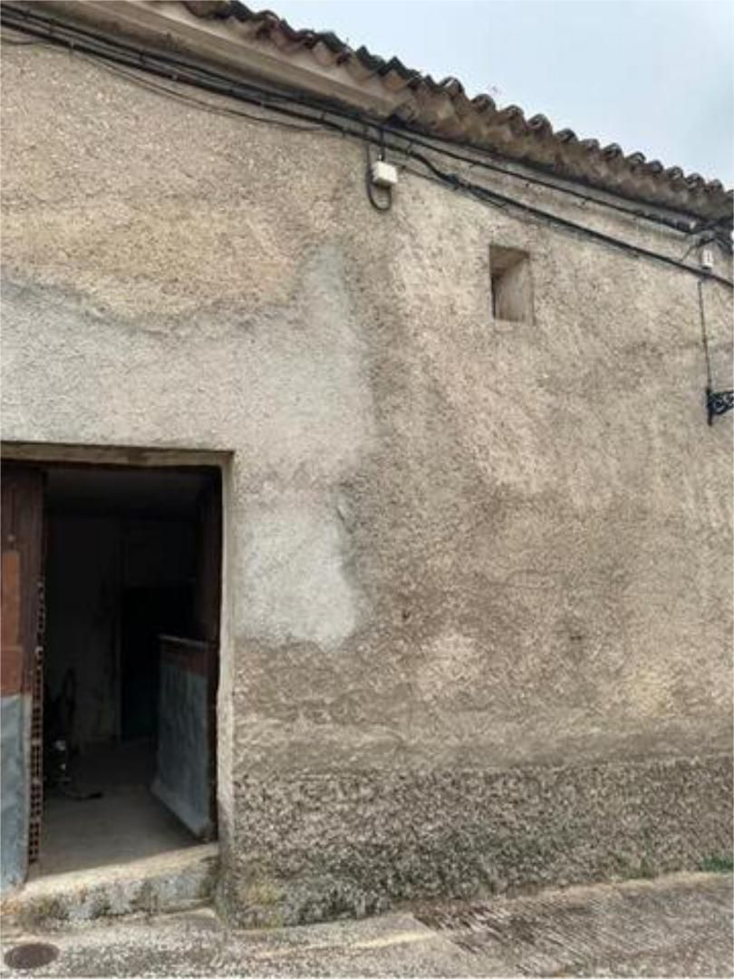 Exterior view of House or chalet for sale in La Toba