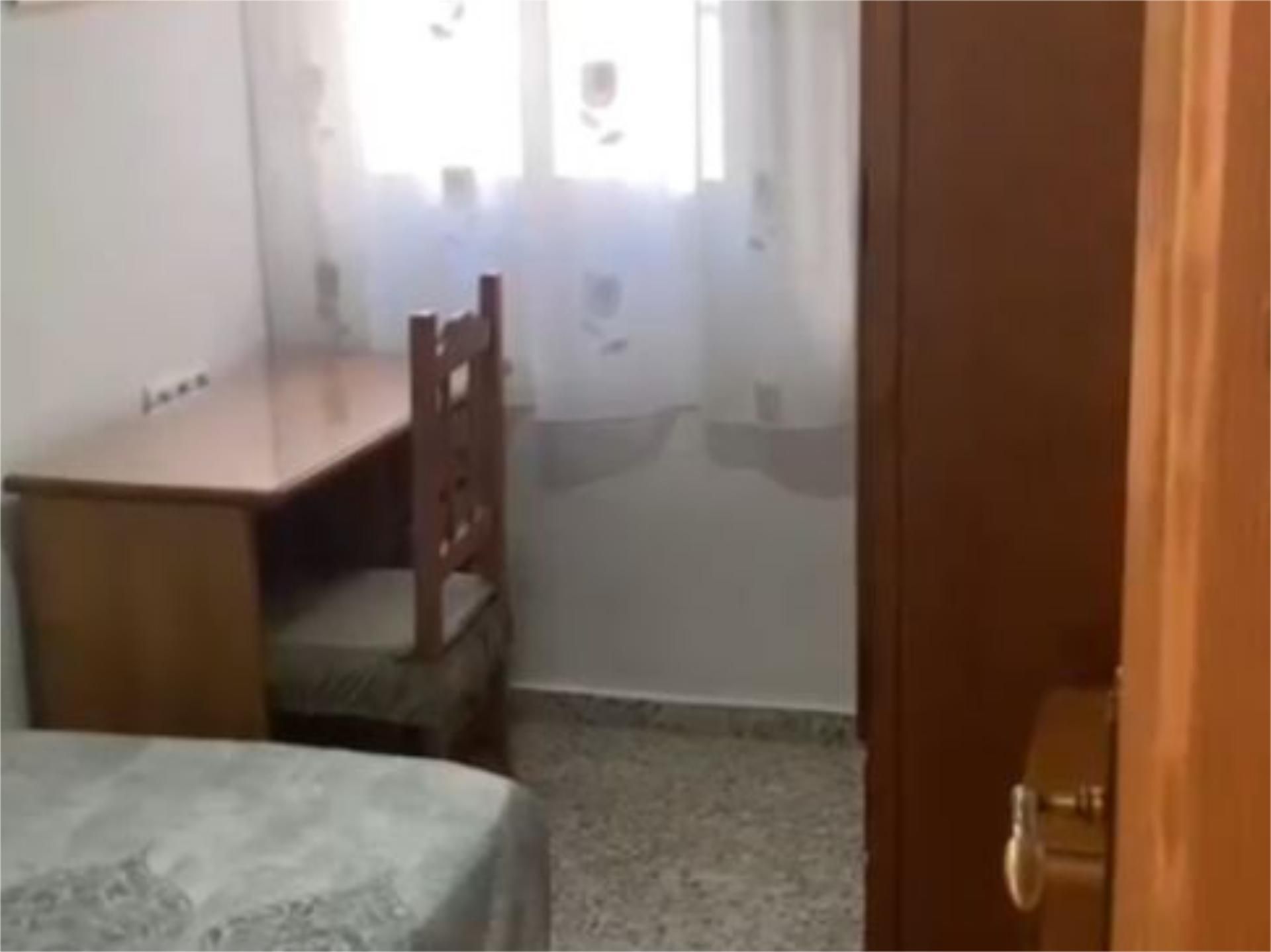 Pis per a compartir a Calle Ledaña, 3, Angustias - Chana - Encina Dormitori de Pis per a compartir en Granada Capital