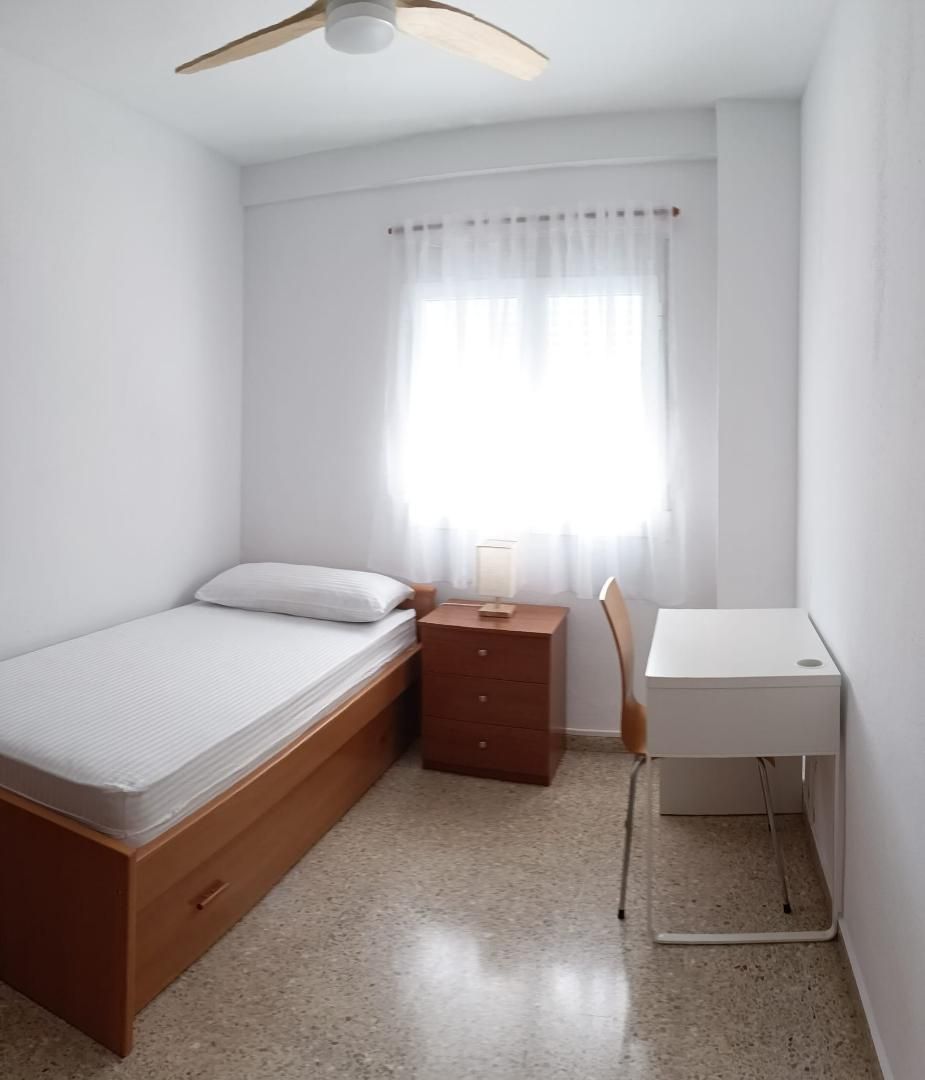 Bedroom of Flat to share in Alicante / Alacant  with Air Conditioner, Furnished and Oven