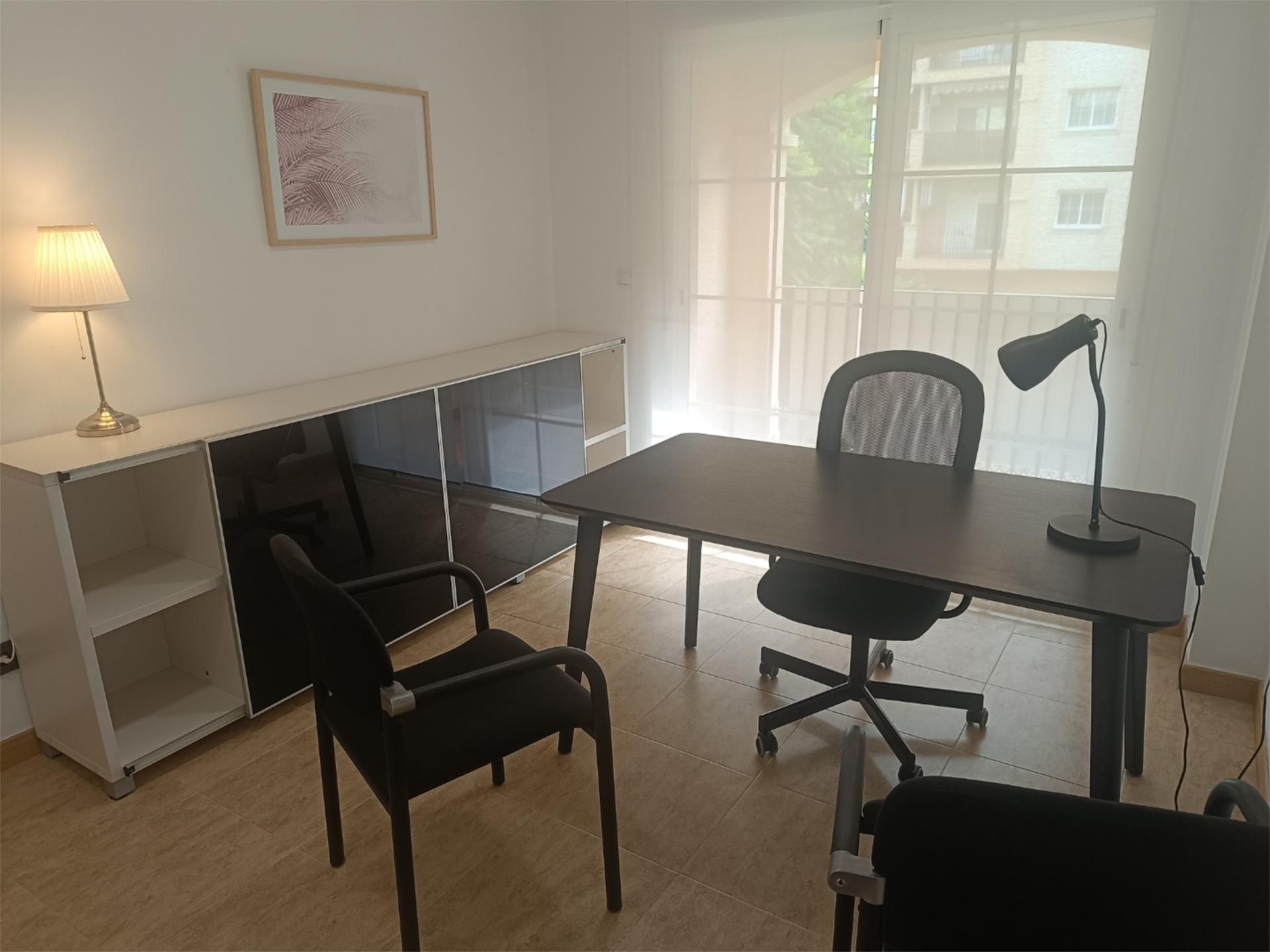 Oficina de lloguer en Estepona