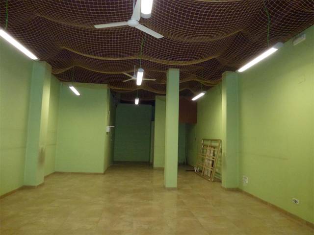 Local comercial en Alquiler en Carrer de Domènec Gómez, 29 en Torrefiel