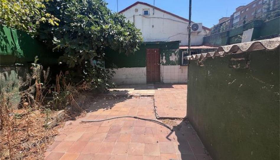 Casa adosada en venta en Campamento, Madrid - imagen 1 Foto 1 de Casa adosada en venta en Campamento, Madrid
