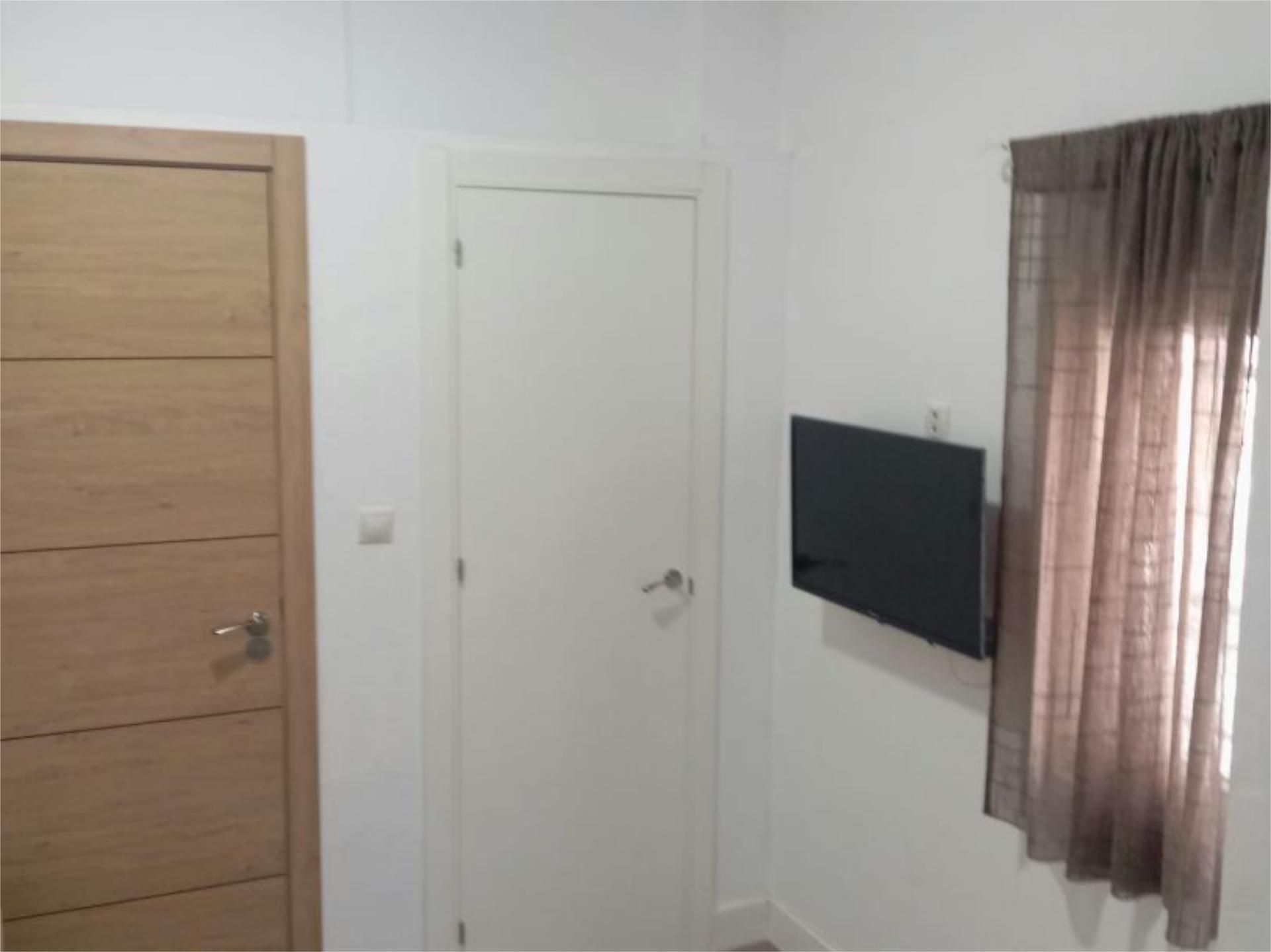 Estudio de alquiler en  Sevilla Capital con Aire acondicionado, Calefacción y Parquet