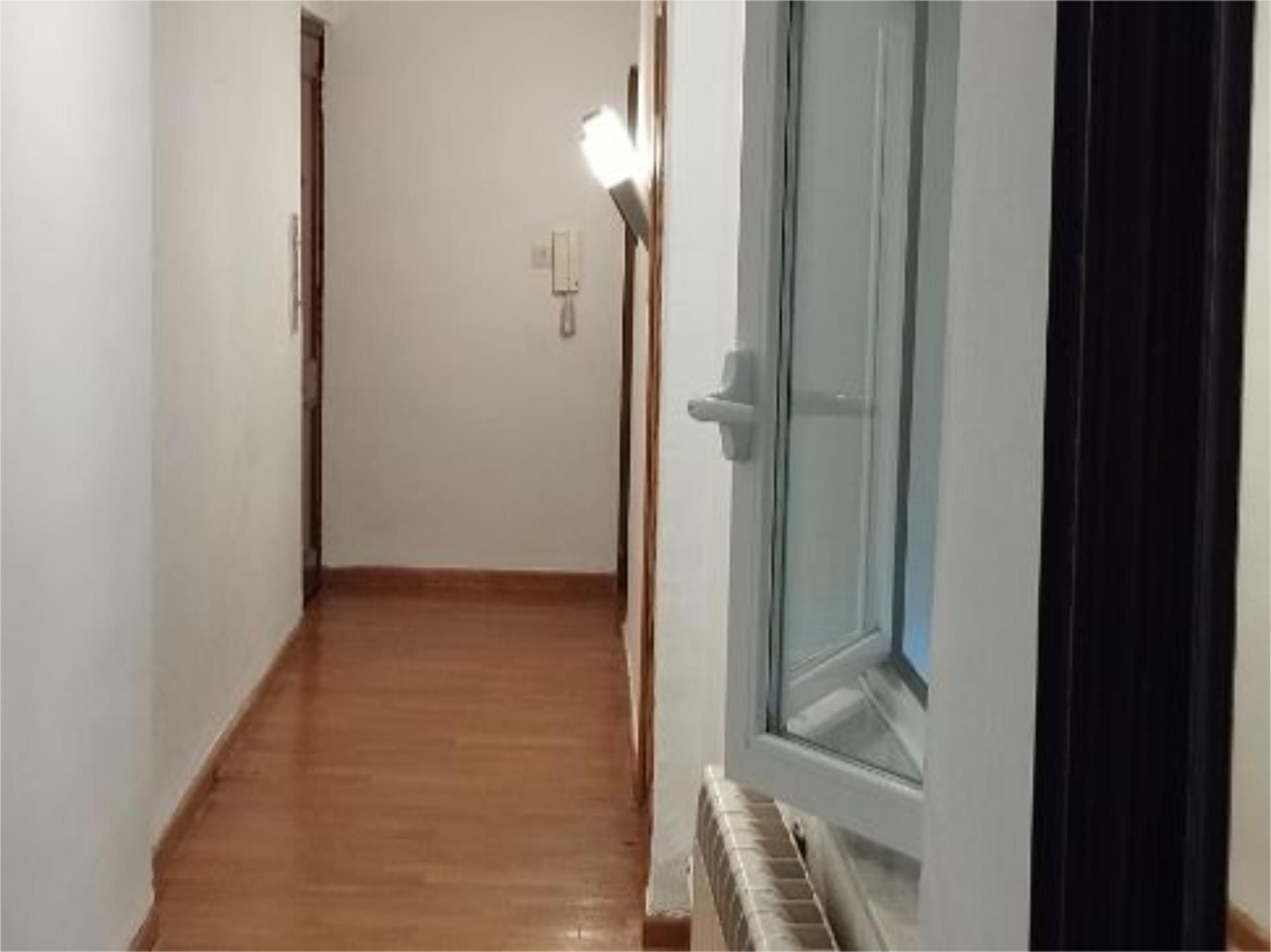 Pis en venda en León Capital  amb Calefacció, Traster i Moblat