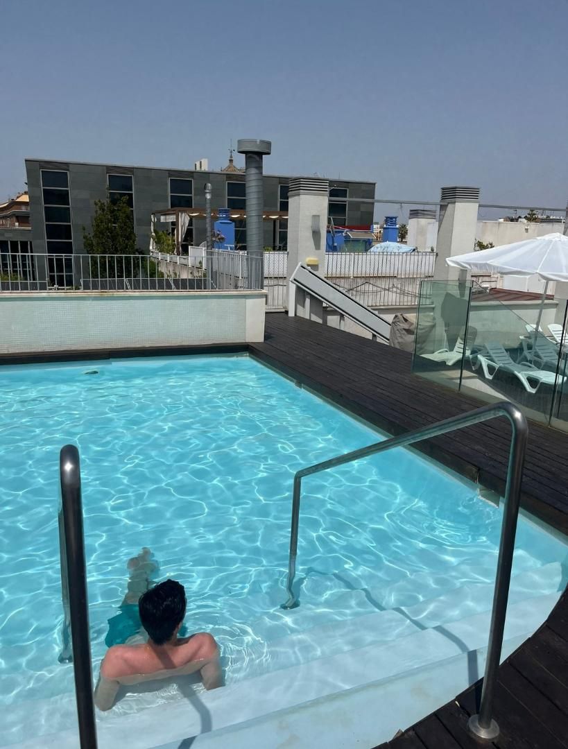 Swimming pool of Apartment for sale in  Sevilla Capital  with Air Conditioner and Swimming Pool