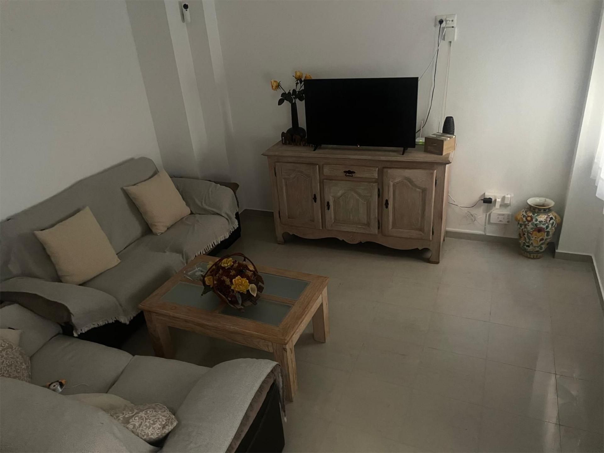 Living room of Single-family semi-detached to rent in Vélez-Málaga  with Air Conditioner, Parquet flooring and Terrace