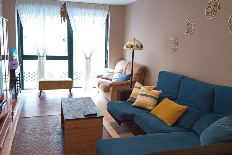 Foto 1 de Apartament de lloguer a Rúa Xohana Torres, 6, Santa Uxía de Ribeira, A Coruña