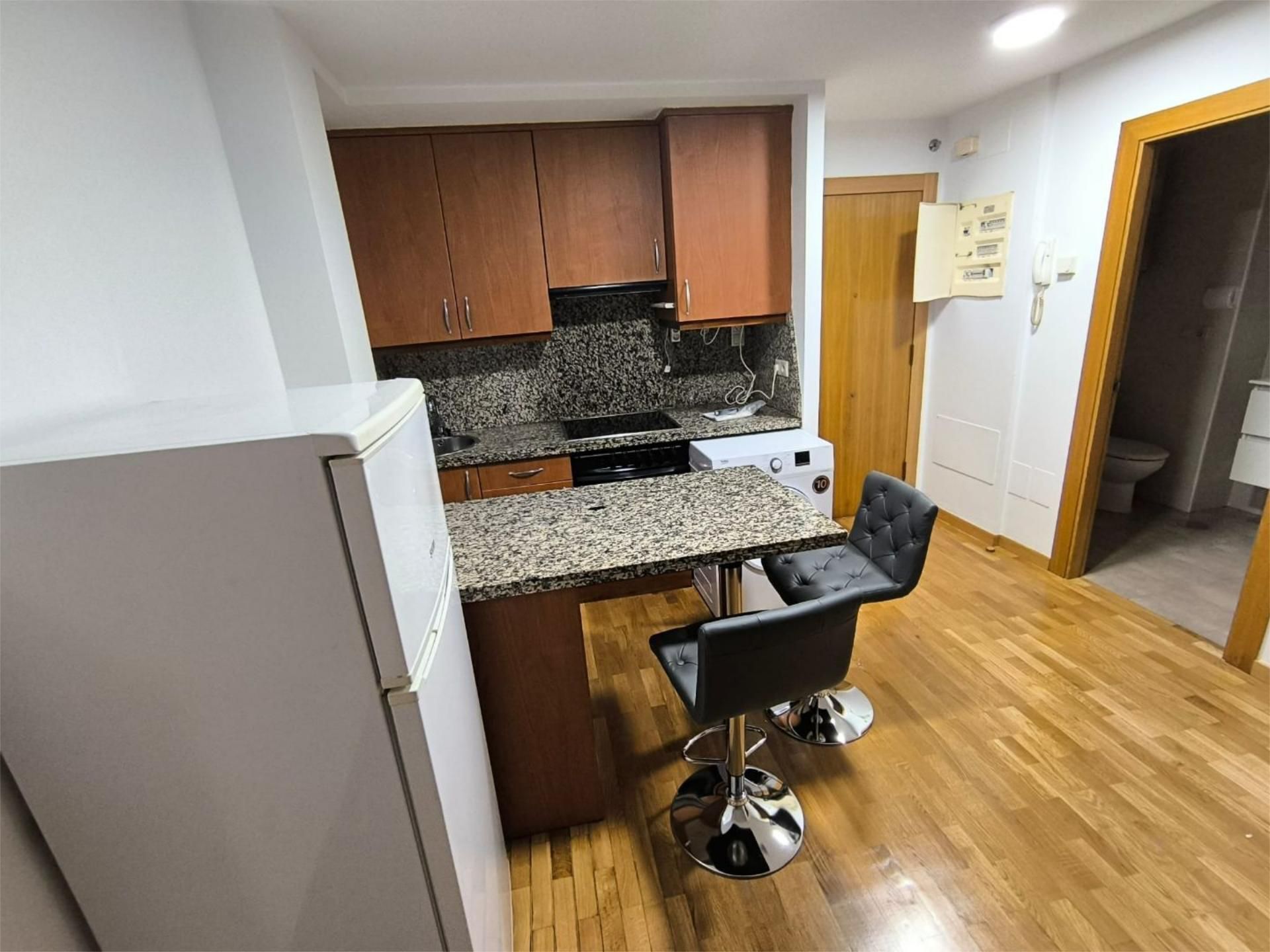 Cuina de Apartament de lloguer en Llanera amb Calefacció, Parquet i Moblat