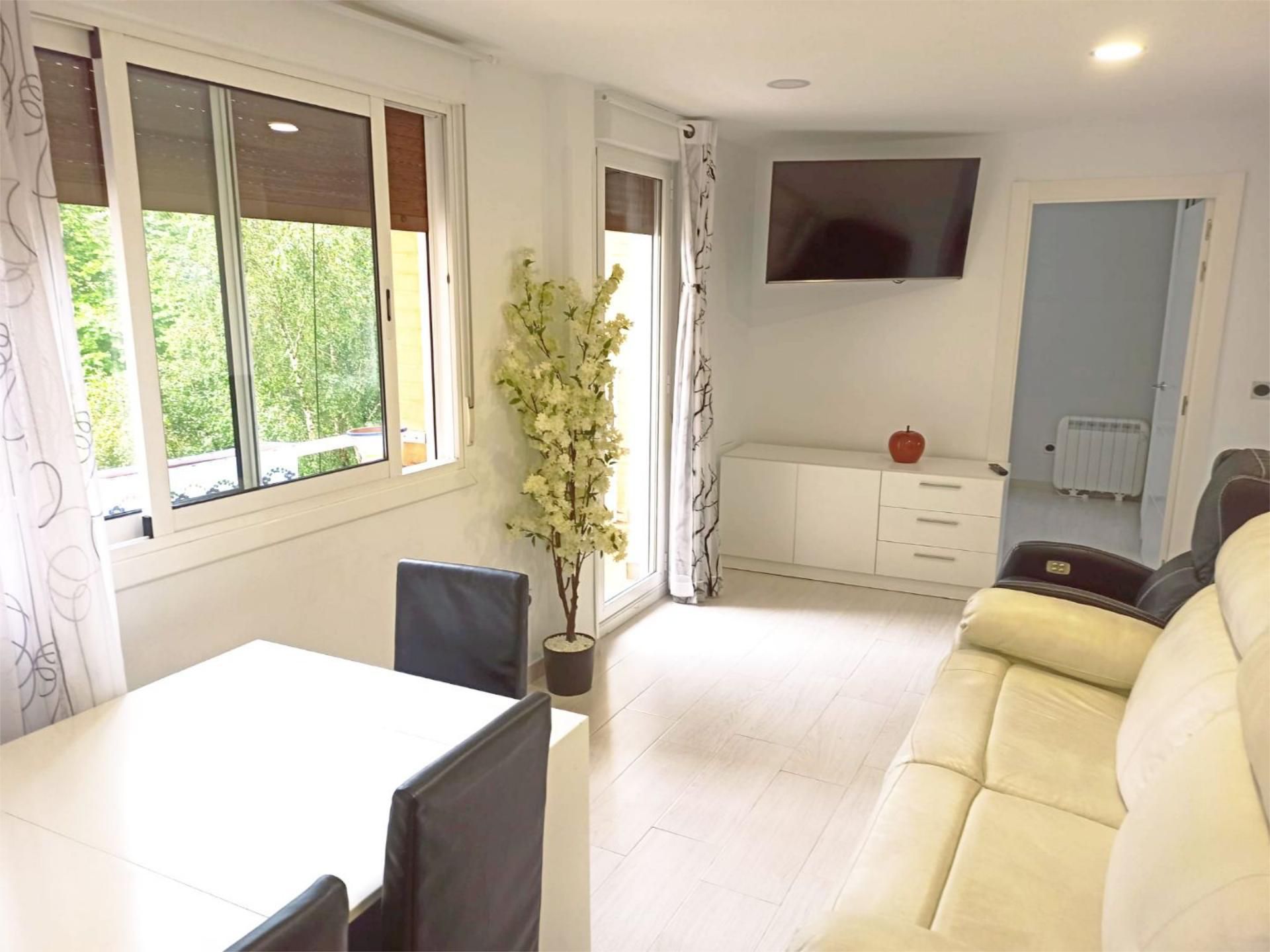 Sala d'estar de Pis de lloguer en Donostia - San Sebastián  amb Calefacció, Parquet i Terrassa