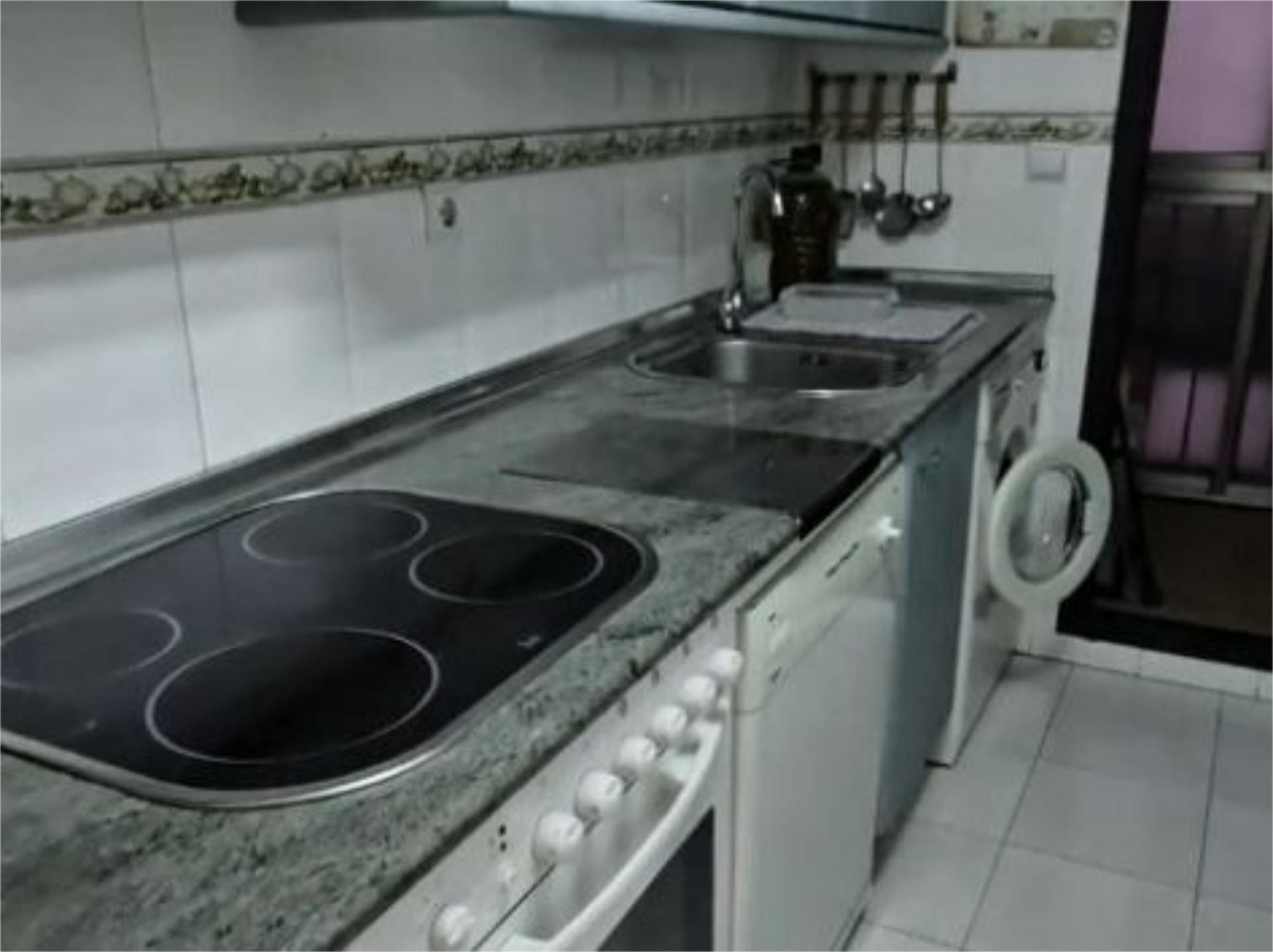 Cuina de Estudi de lloguer en  Zaragoza Capital amb Aire condicionat, Traster i Moblat