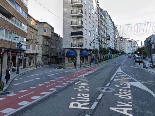 Local comercial en Alquiler en Rúa de Romil, 42 en Camelias - Pi y Margall