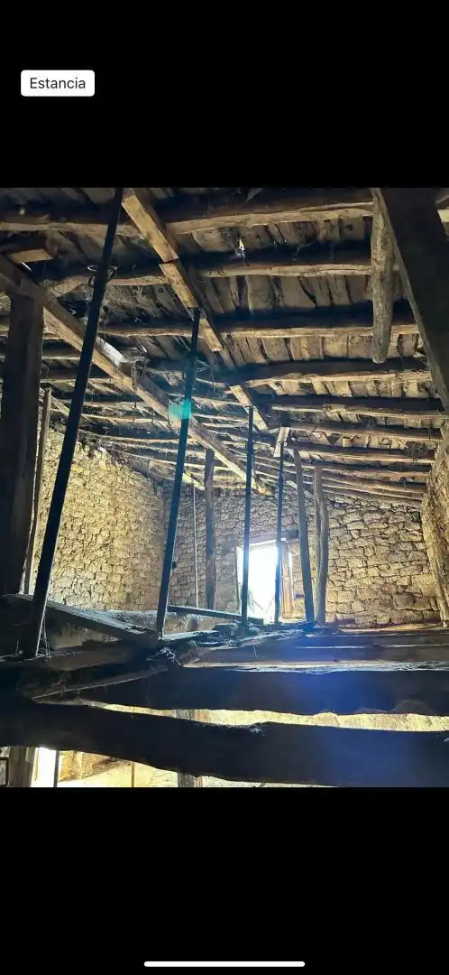 Casa adosada en venda a Poblado Cilleruelo de Bezana, Valle de Valdebezana Casa adosada en venda en Valle de Valdebezana amb Jardí privat
