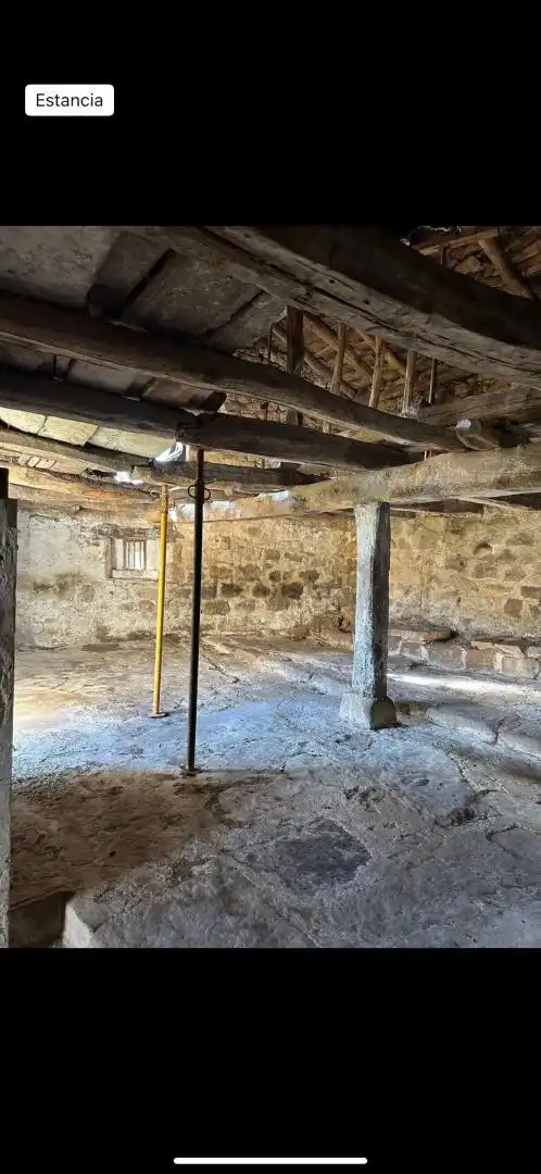 Casa adosada en venda a Poblado Cilleruelo de Bezana, Valle de Valdebezana Casa adosada en venda en Valle de Valdebezana amb Jardí privat