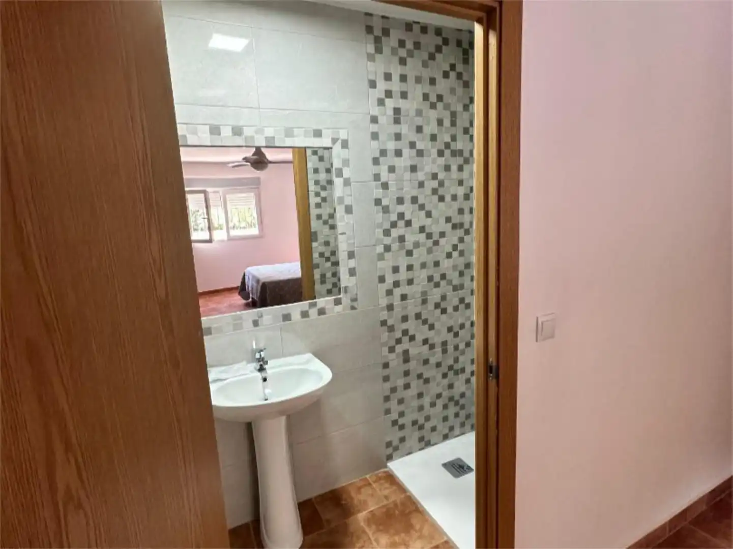 Habitació a Camino de la Fuente de los Panaderos, 5, Puente Jontoya - Puente de la Sierra - El Arroyo Bany de Casa o xalet per a compartir en Jaén amb Calefacció, Jardí privat i Terrassa