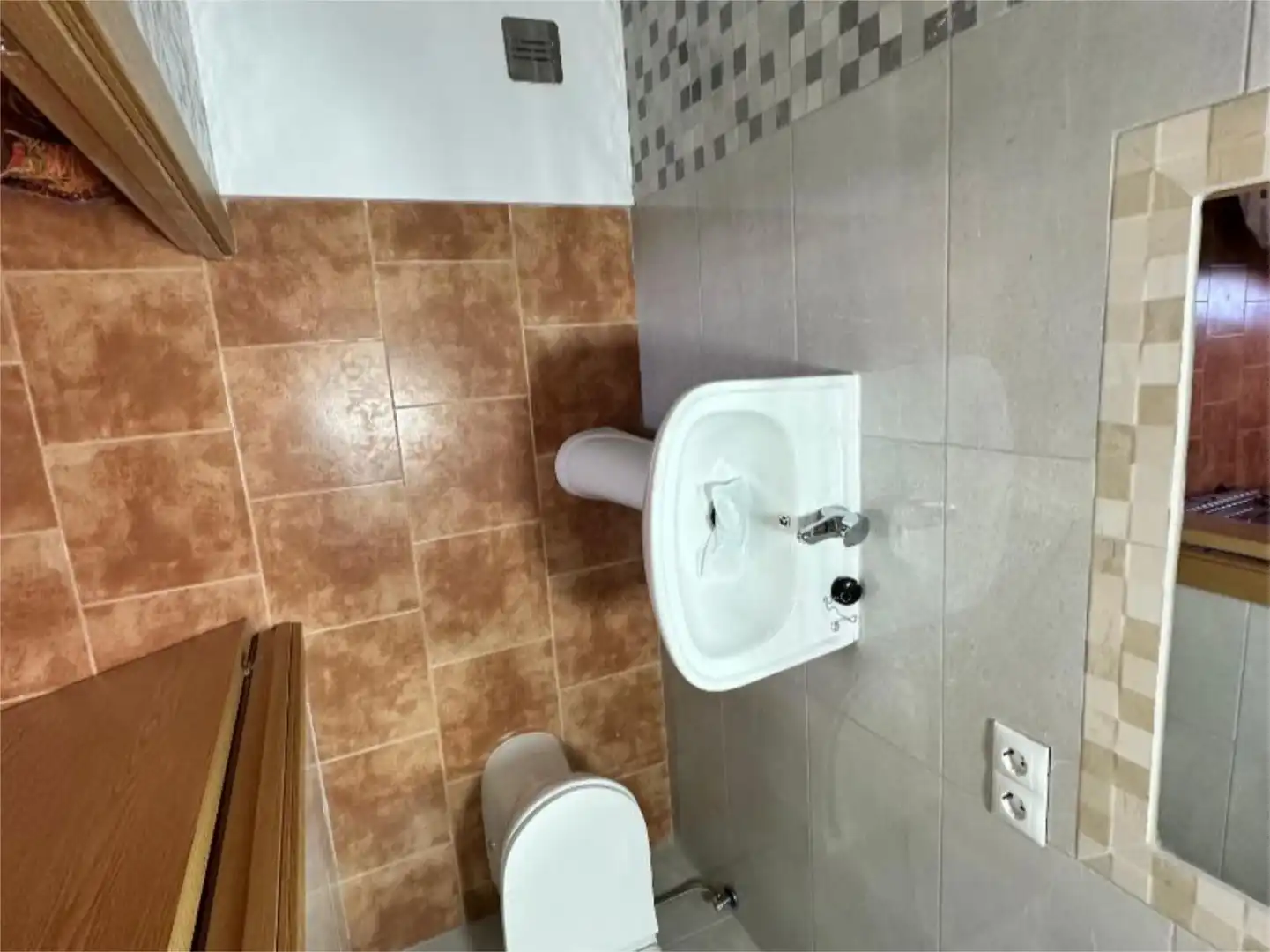 Habitació a Camino de la Fuente de los Panaderos, 5, Puente Jontoya - Puente de la Sierra - El Arroyo Bany de Casa o xalet per a compartir en Jaén amb Calefacció, Jardí privat i Terrassa